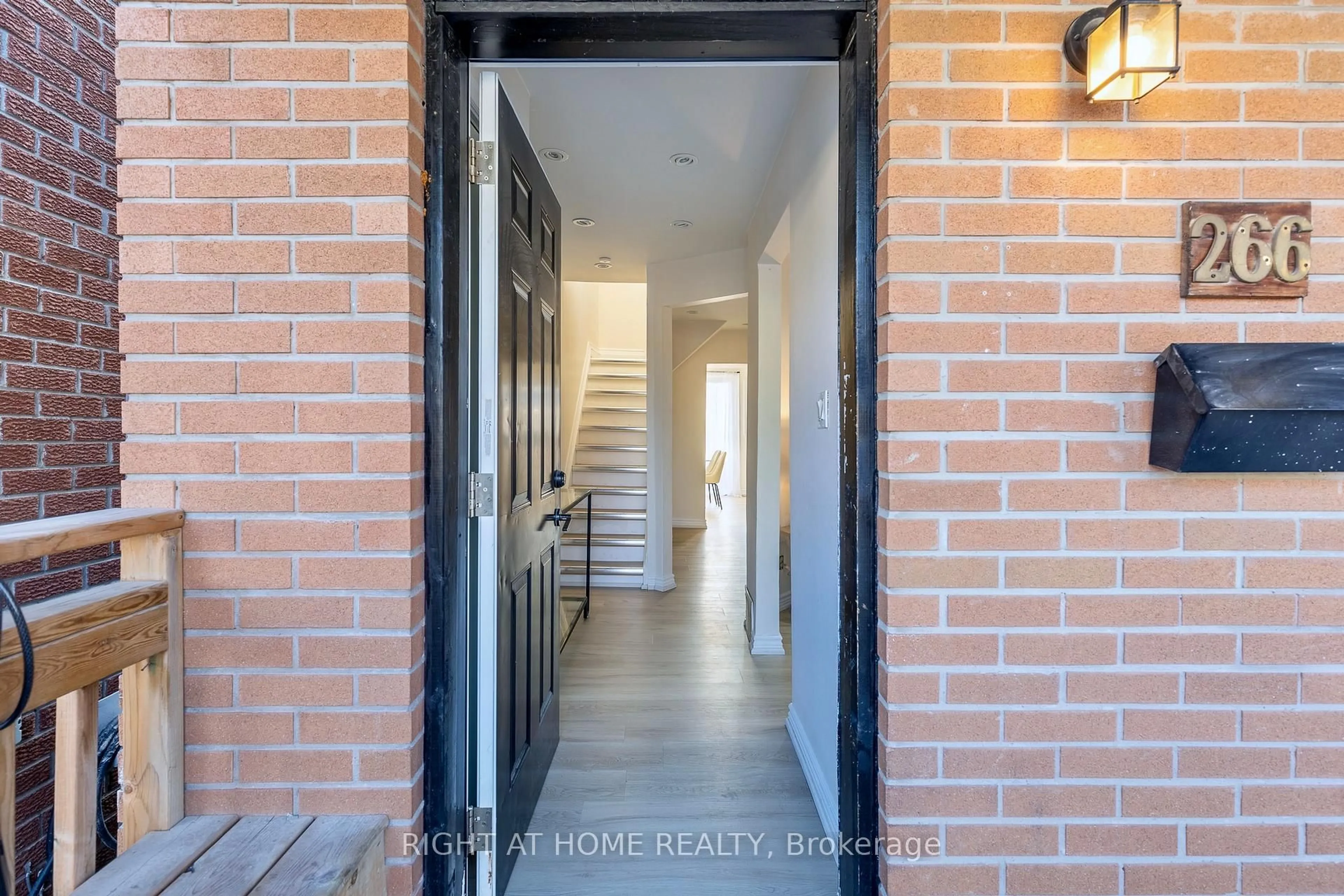 Indoor entryway for 266 Earlscourt Ave, Toronto Ontario M6E 4B6