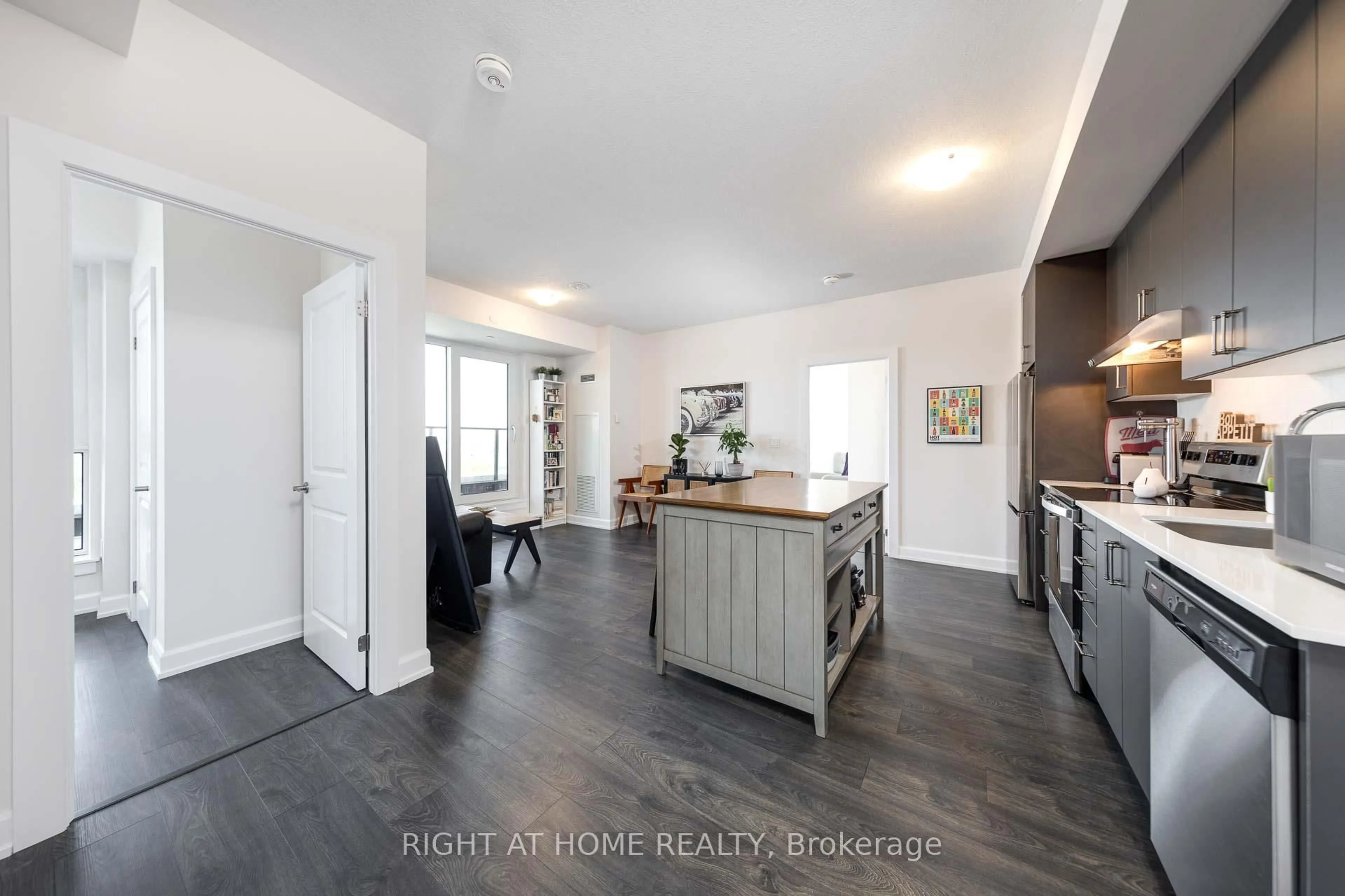 Open concept kitchen, unknown for 3200 William Coltson Ave #608, Oakville Ontario L6H 7W6