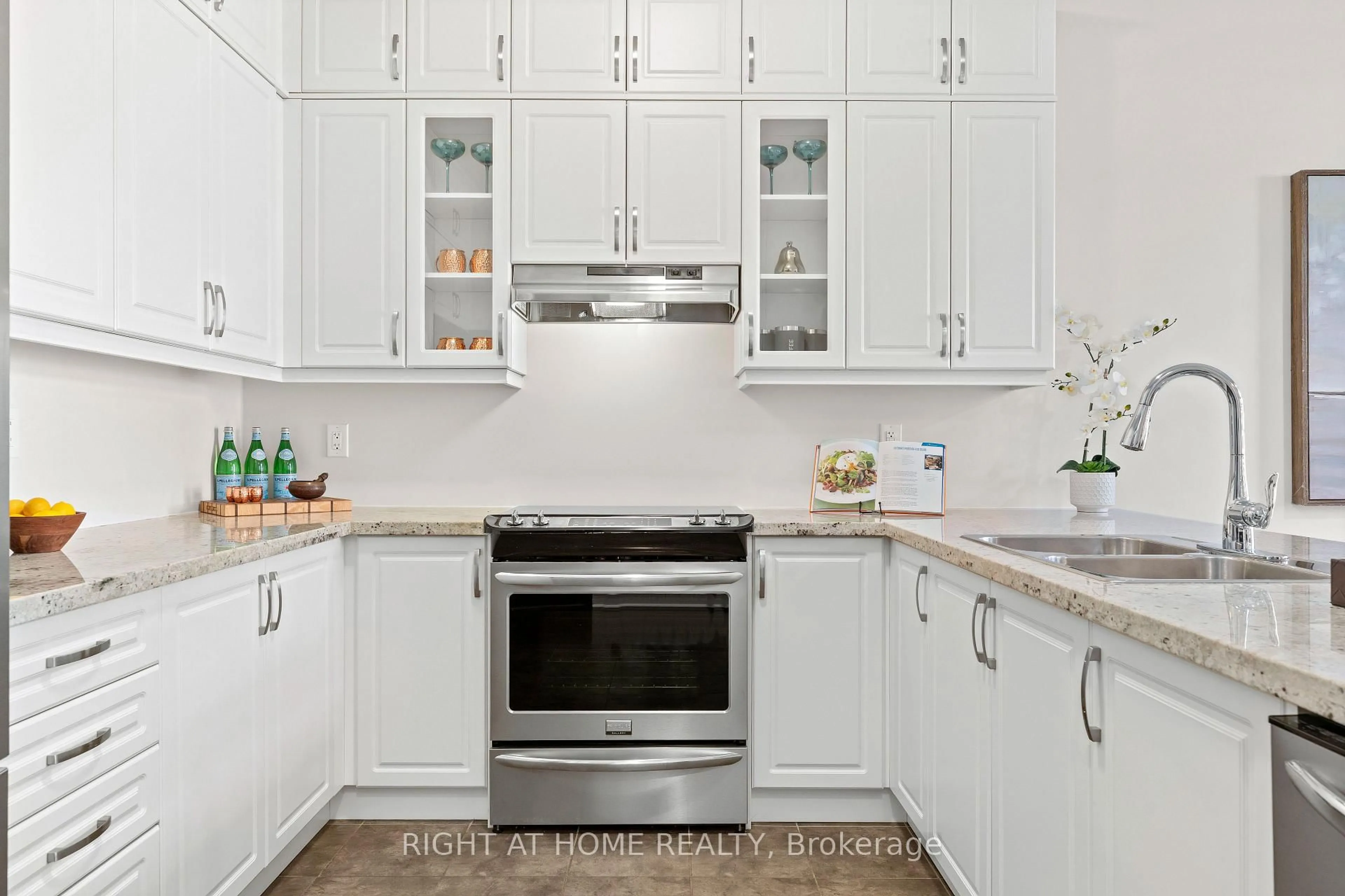 Contemporary kitchen, ceramic/tile floor for 141 Morningside Dr, Halton Hills Ontario L7G 0M3