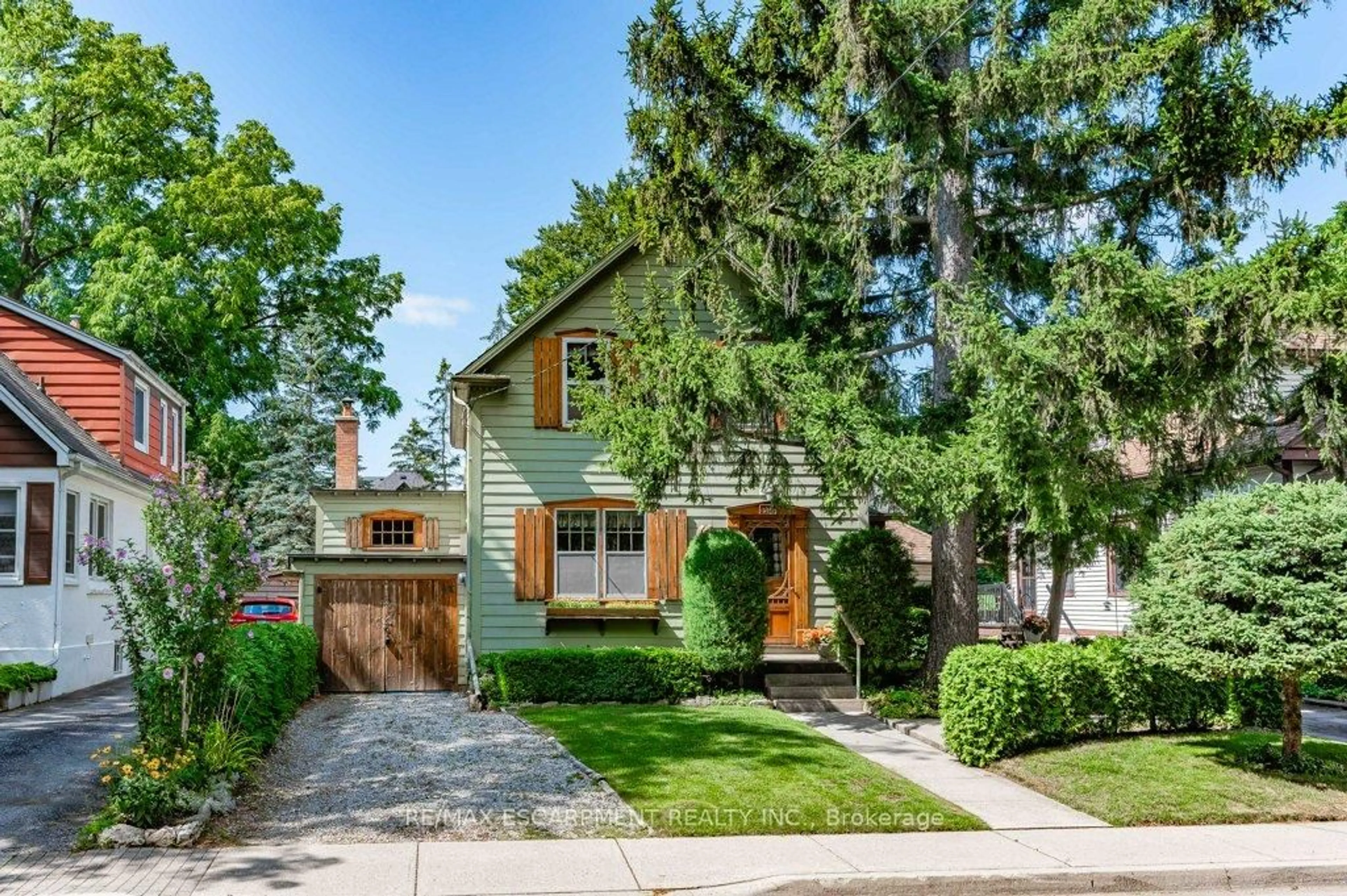 Home with brick exterior material, street for 314 Delaware Ave, Burlington Ontario L7R 3B2