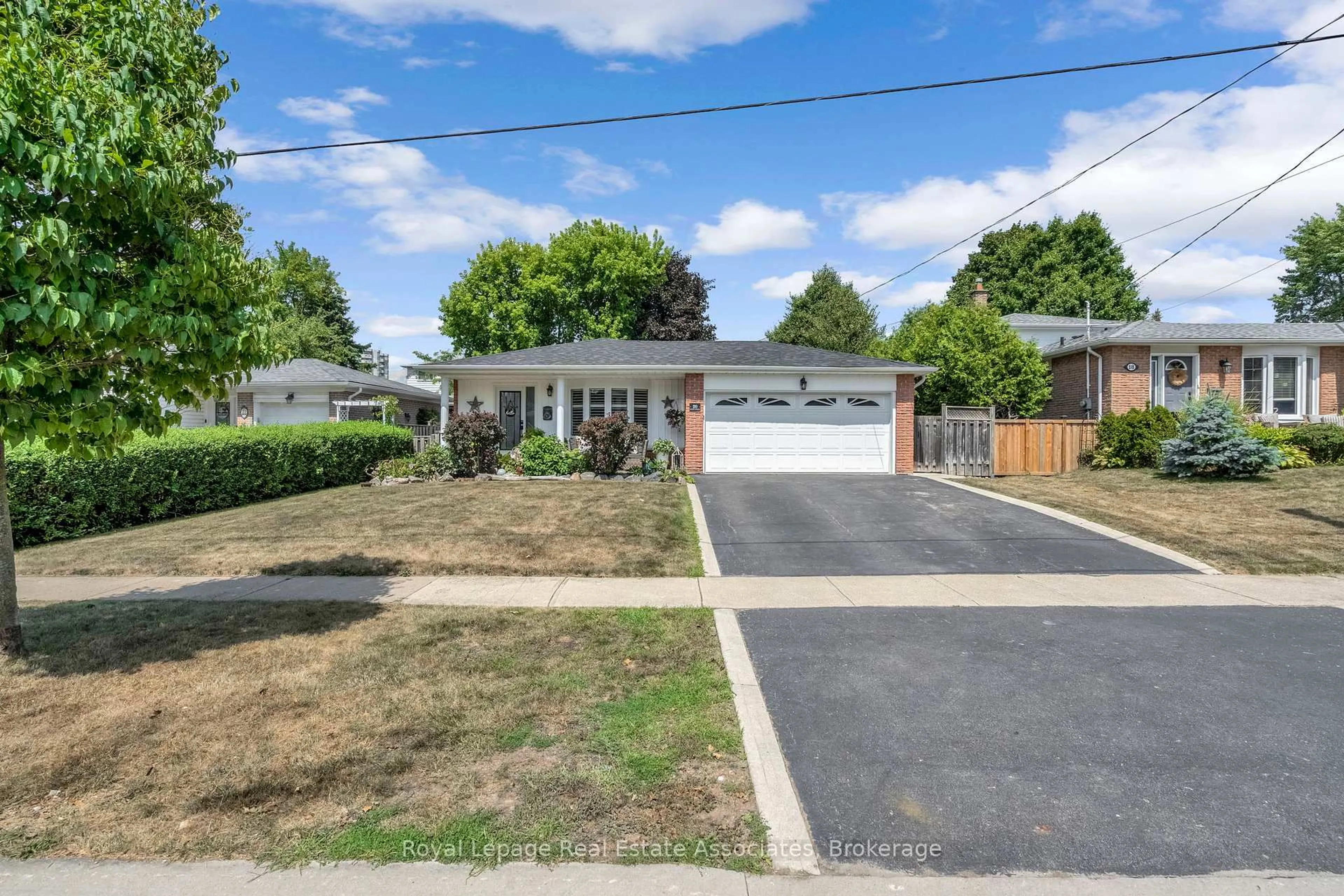 Unknown for 20 Baylor Cres, Halton Hills Ontario L7G 1A6