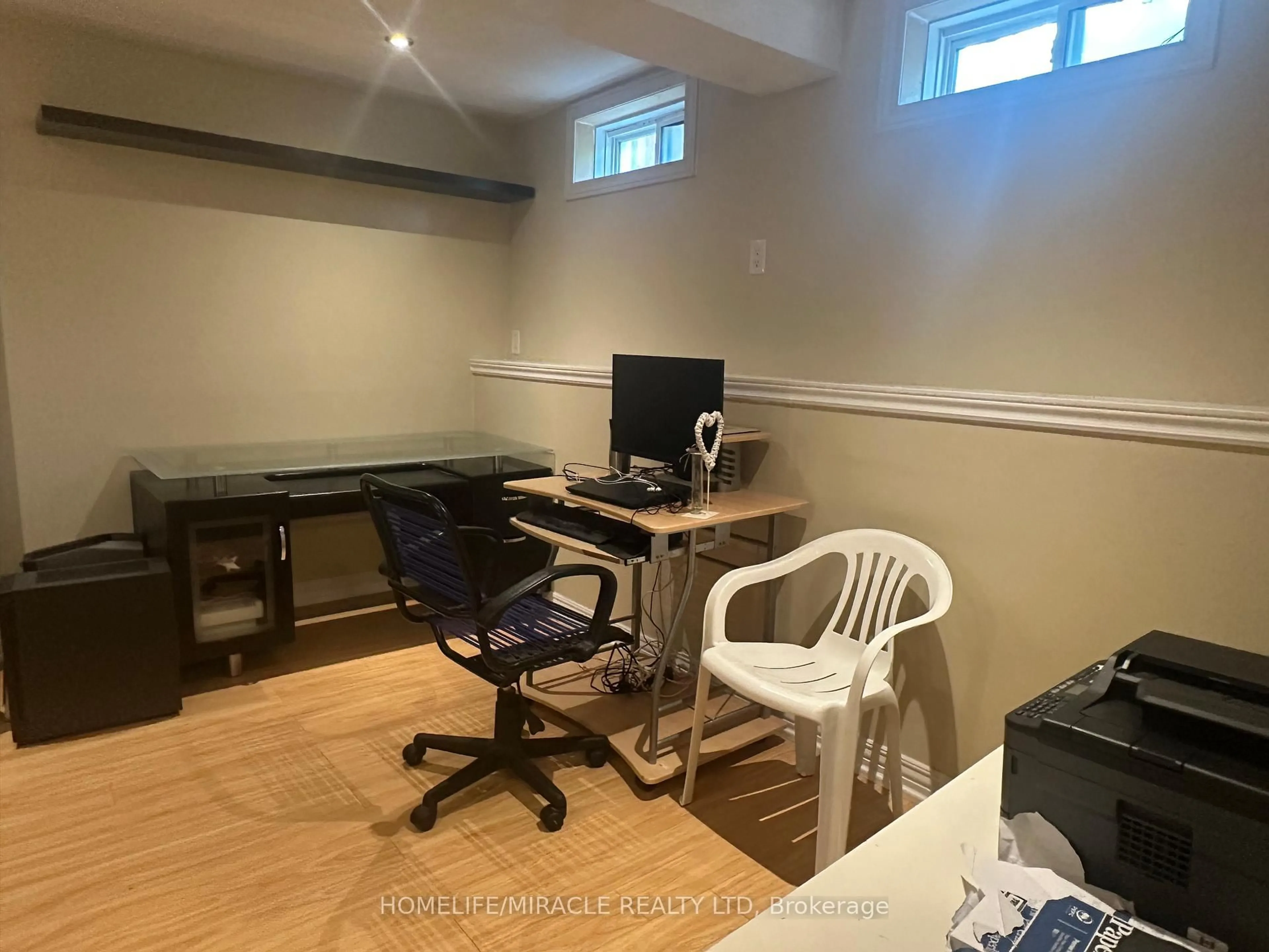 A pic of a room for 80 Sweetwood Circ, Brampton Ontario L7A 2S1
