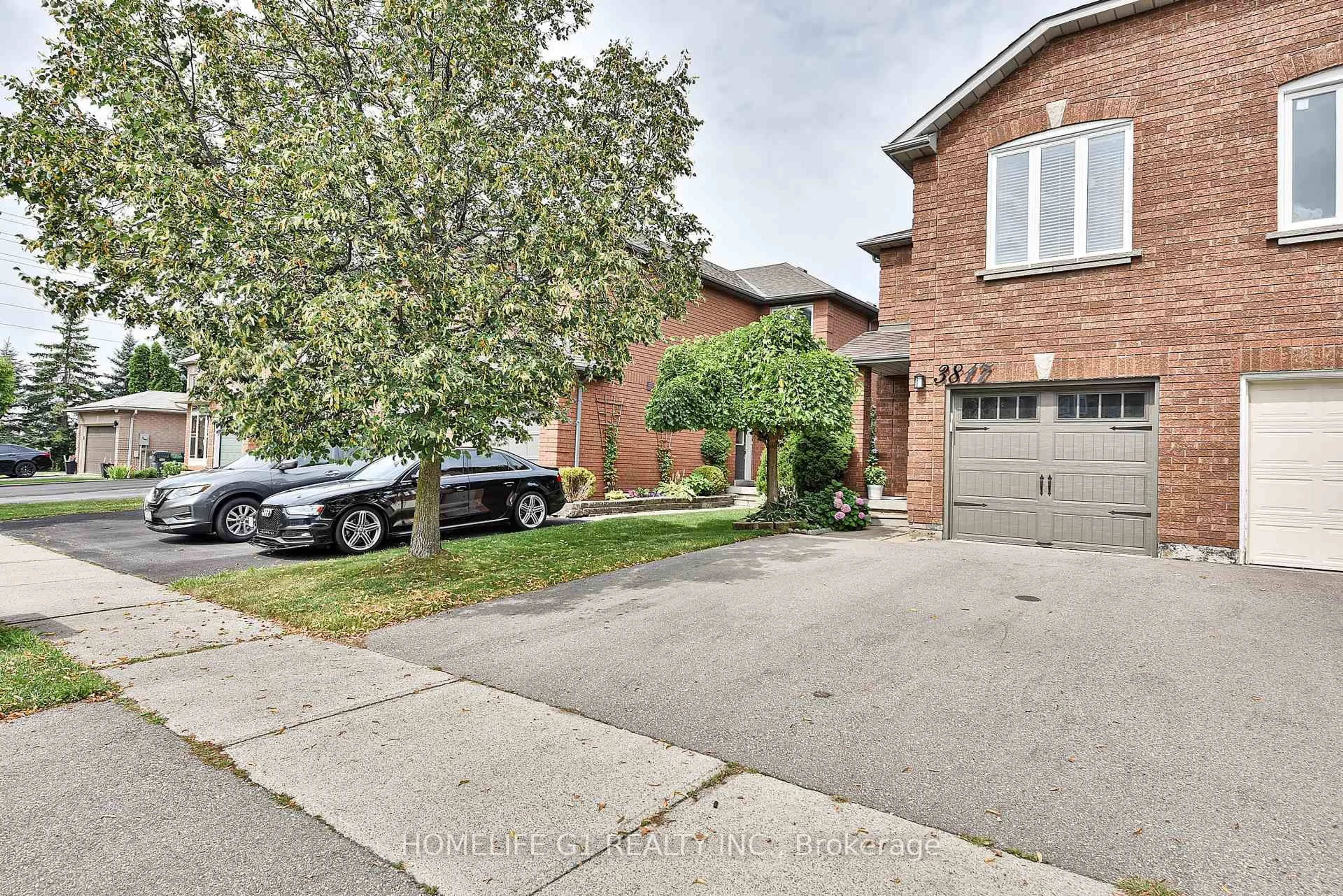 Home with brick exterior material, street for 3817 Densbury Dr, Mississauga Ontario L5N 6Z3