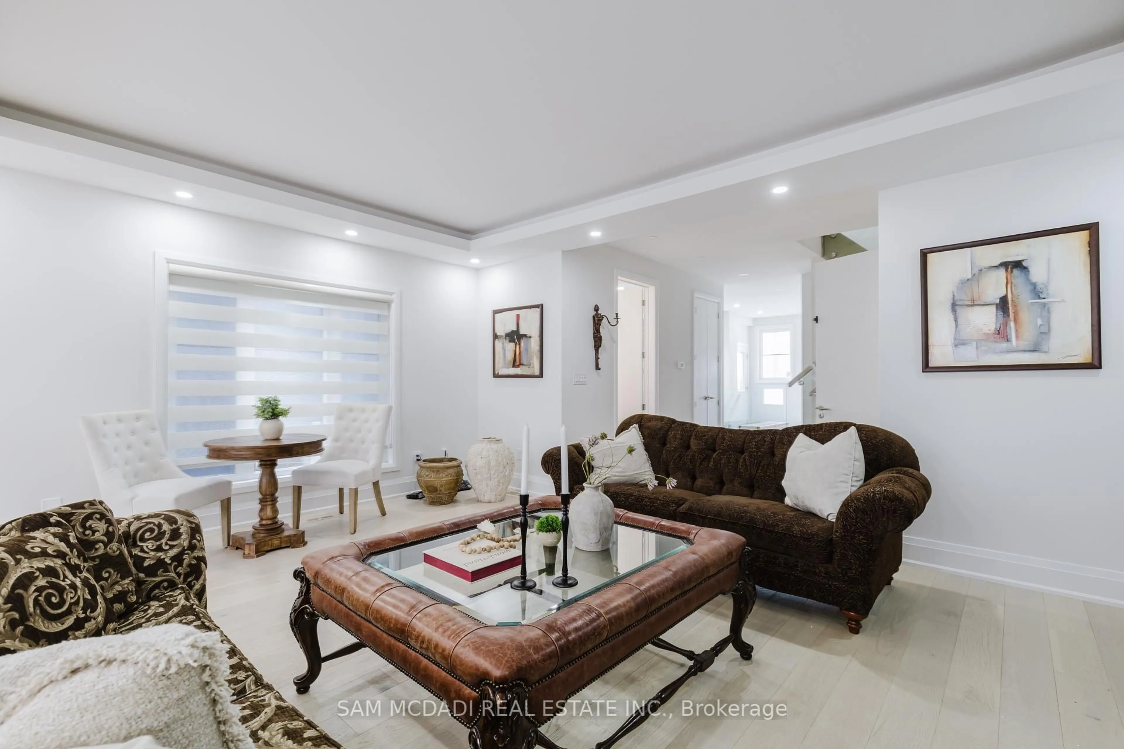 Living room with furniture, unknown for 11A Maple Ave, Mississauga Ontario L5H 2R9