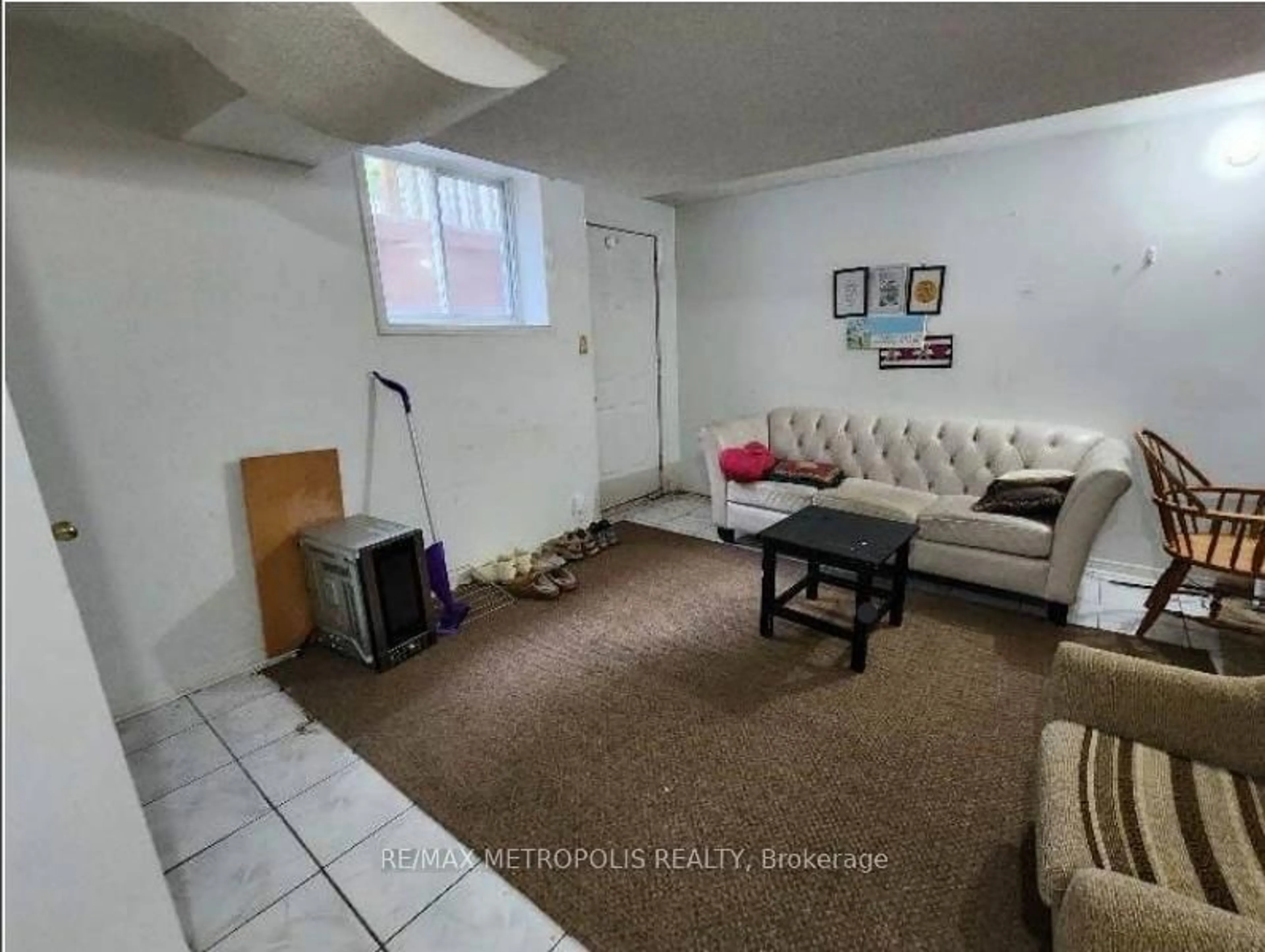 A pic of a room for 18 Acme Cres, Toronto Ontario M9R 3B8