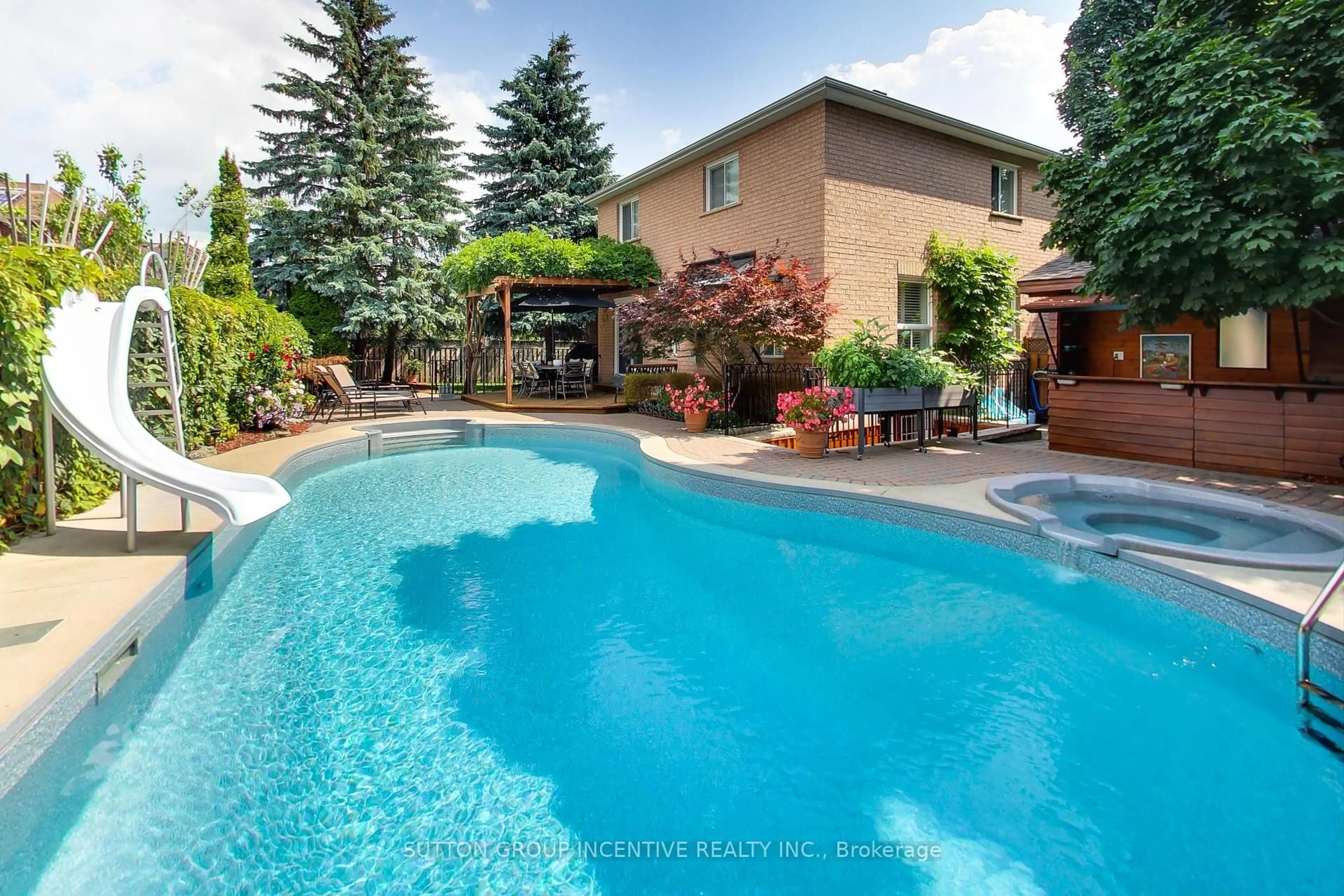 Pool for 11 Safari Crt, Brampton Ontario L7A 1G7