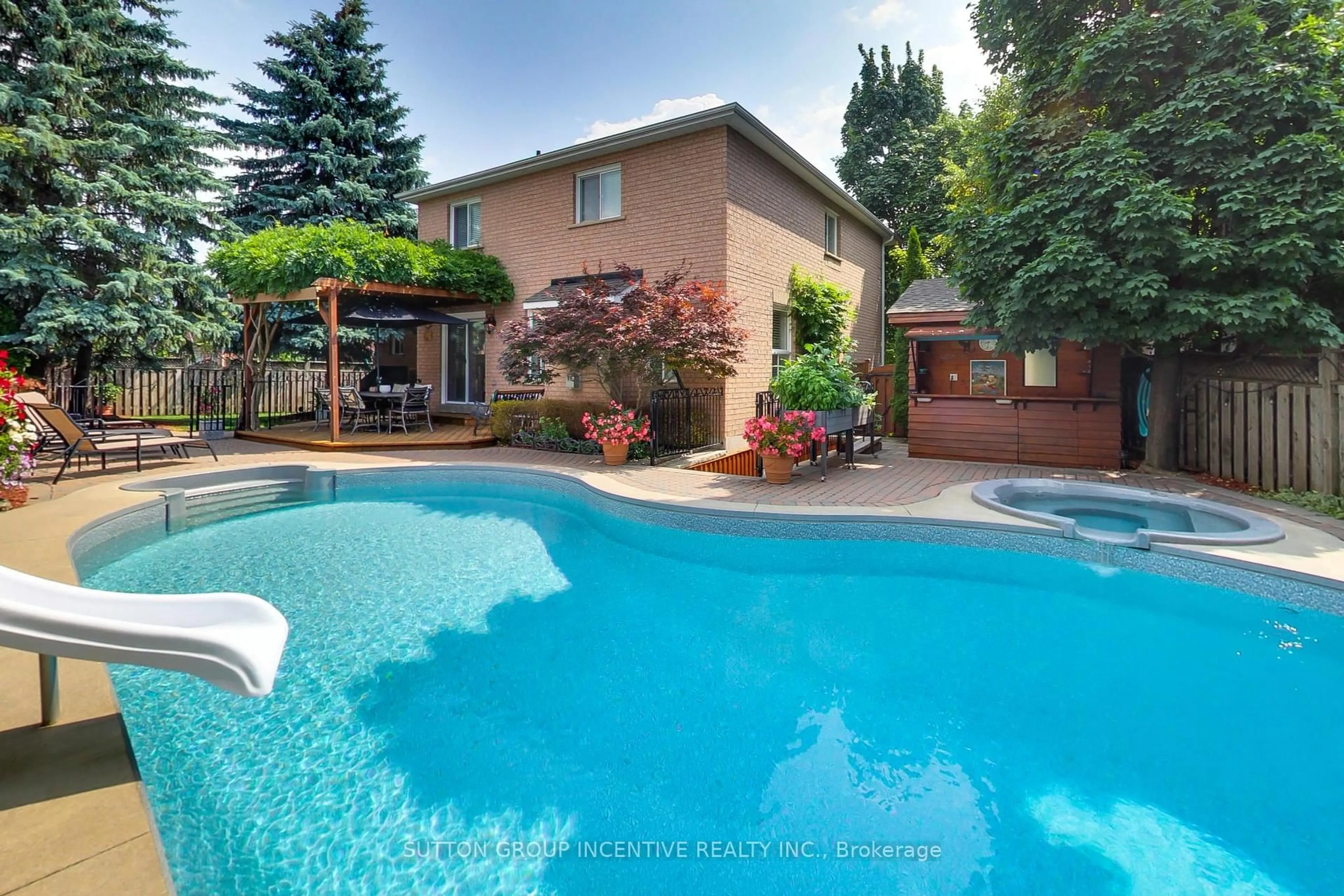 Pool for 11 Safari Crt, Brampton Ontario L7A 1G7