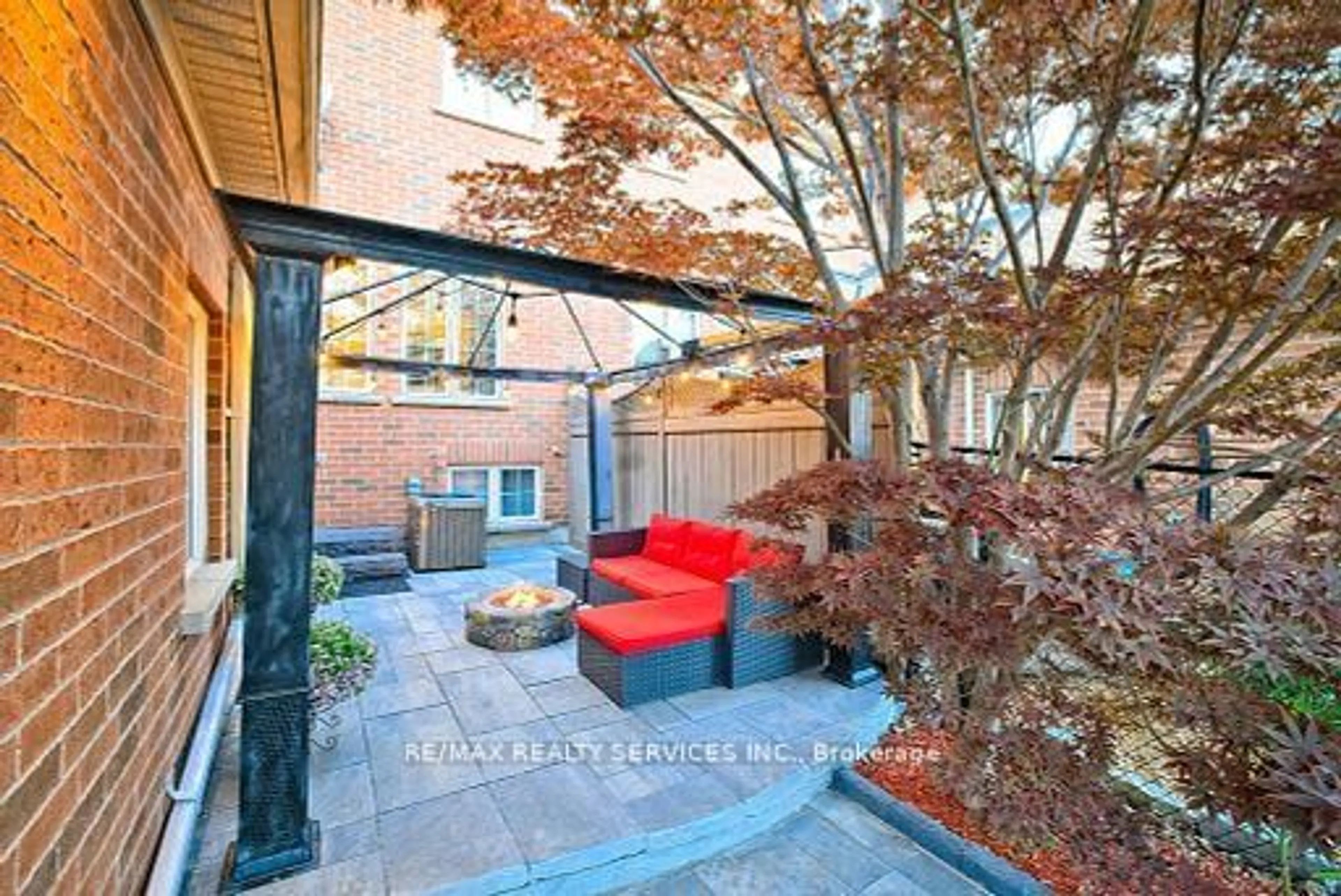 Patio, street for 3540 Eglinton Ave, Mississauga Ontario L5M 7P4