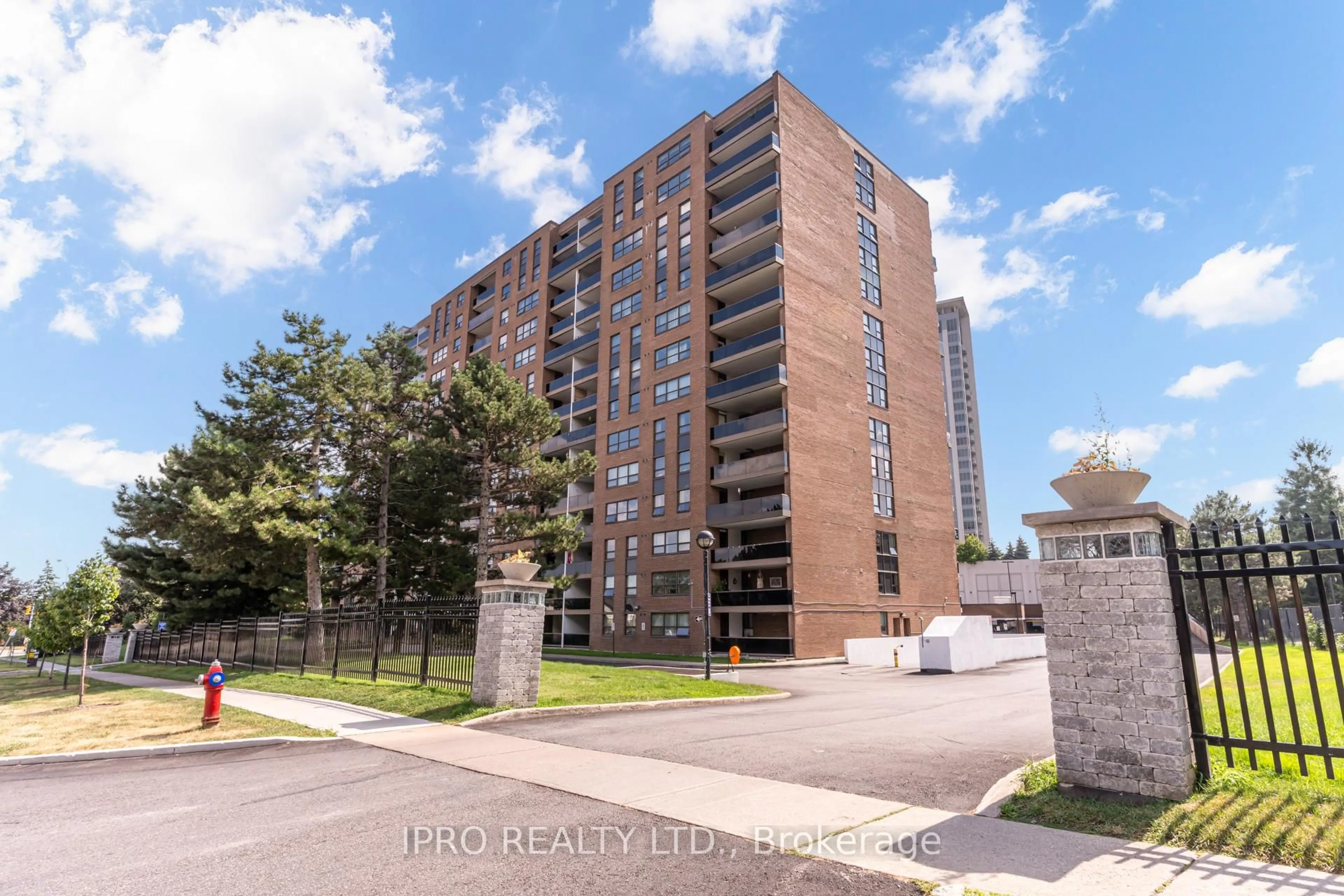 A pic from outside/outdoor area/front of a property/back of a property/a pic from drone, street for 4 Lisa St #504, Brampton Ontario L6T 4B6