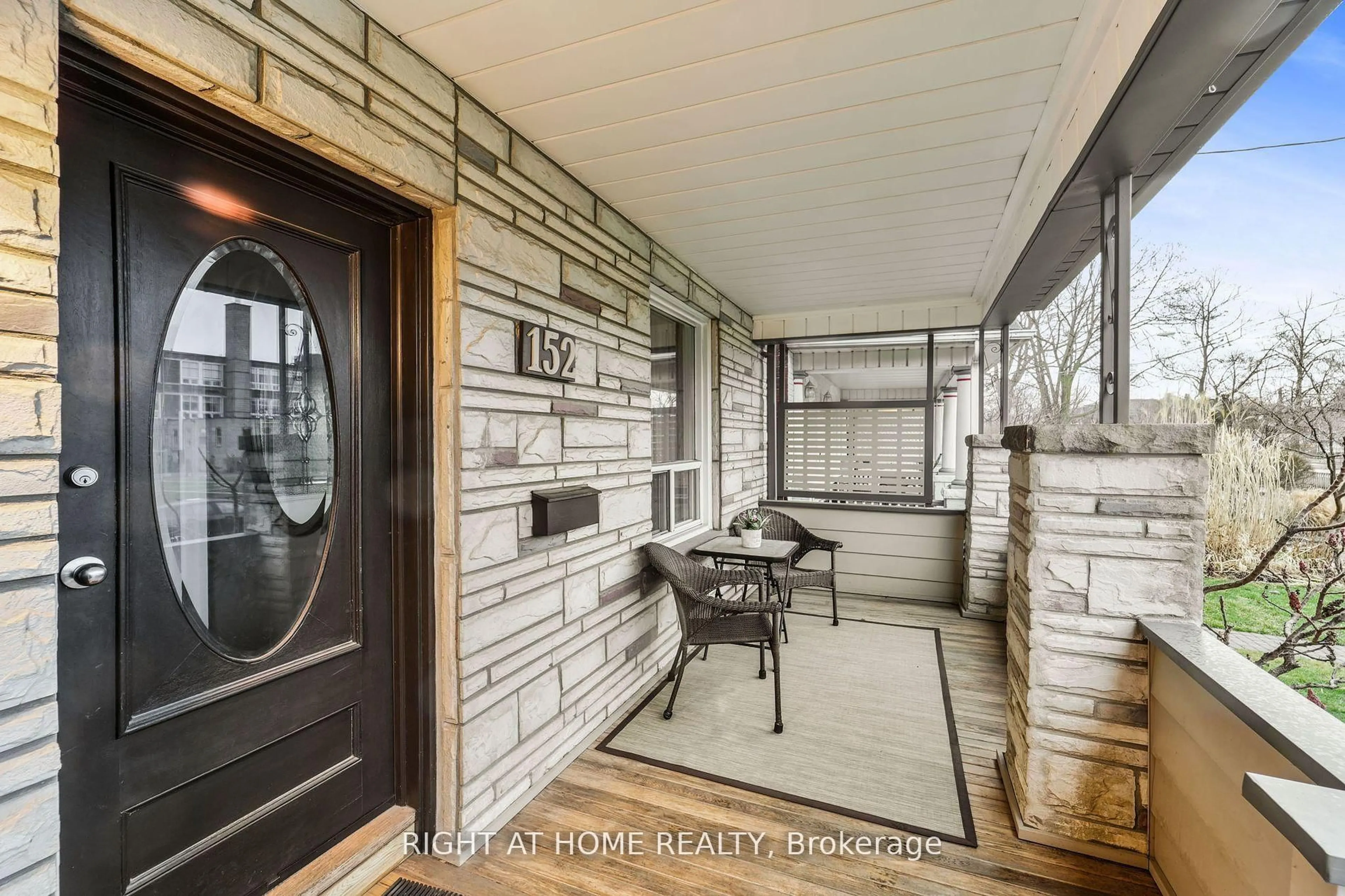 Indoor entryway for 152 Wright Ave, Toronto Ontario M6R 1L2