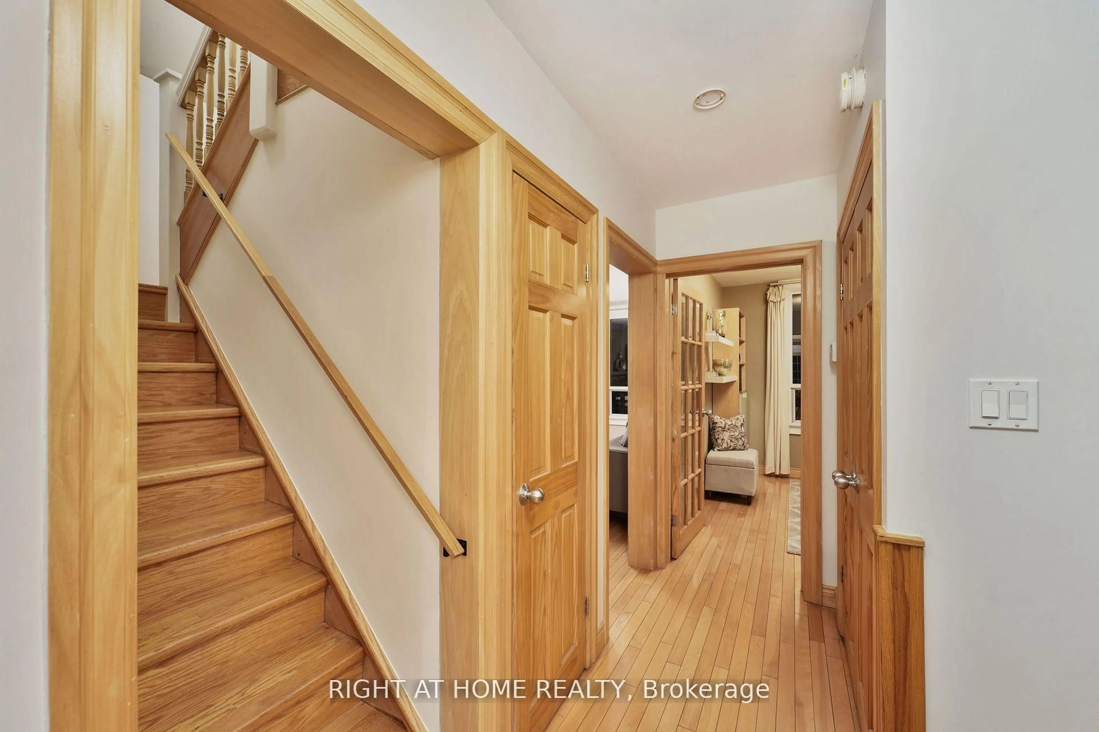 Indoor entryway for 152 Wright Ave, Toronto Ontario M6R 1L2