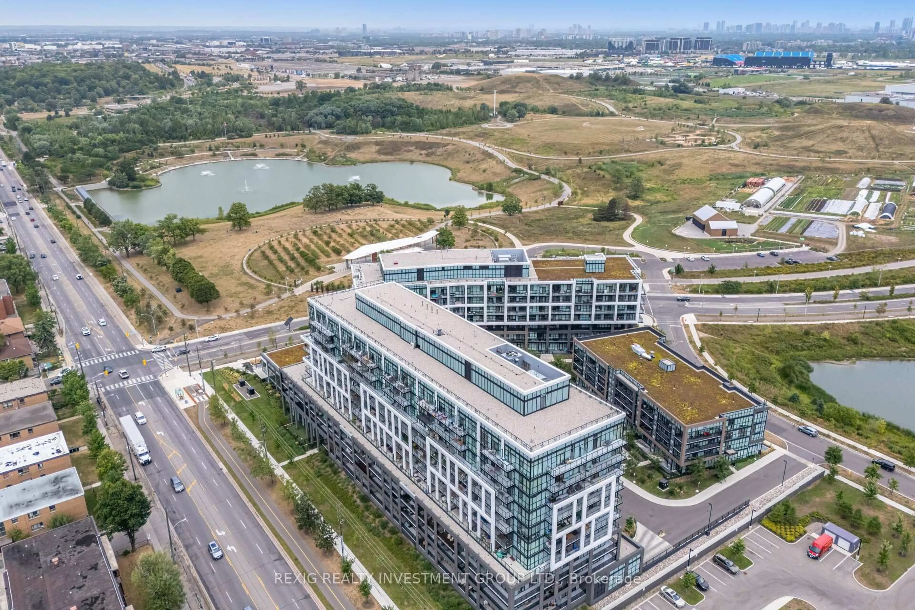 A pic from outside/outdoor area/front of a property/back of a property/a pic from drone, unknown for 50 George Butchart Dr #723, Toronto Ontario M3M 2H3