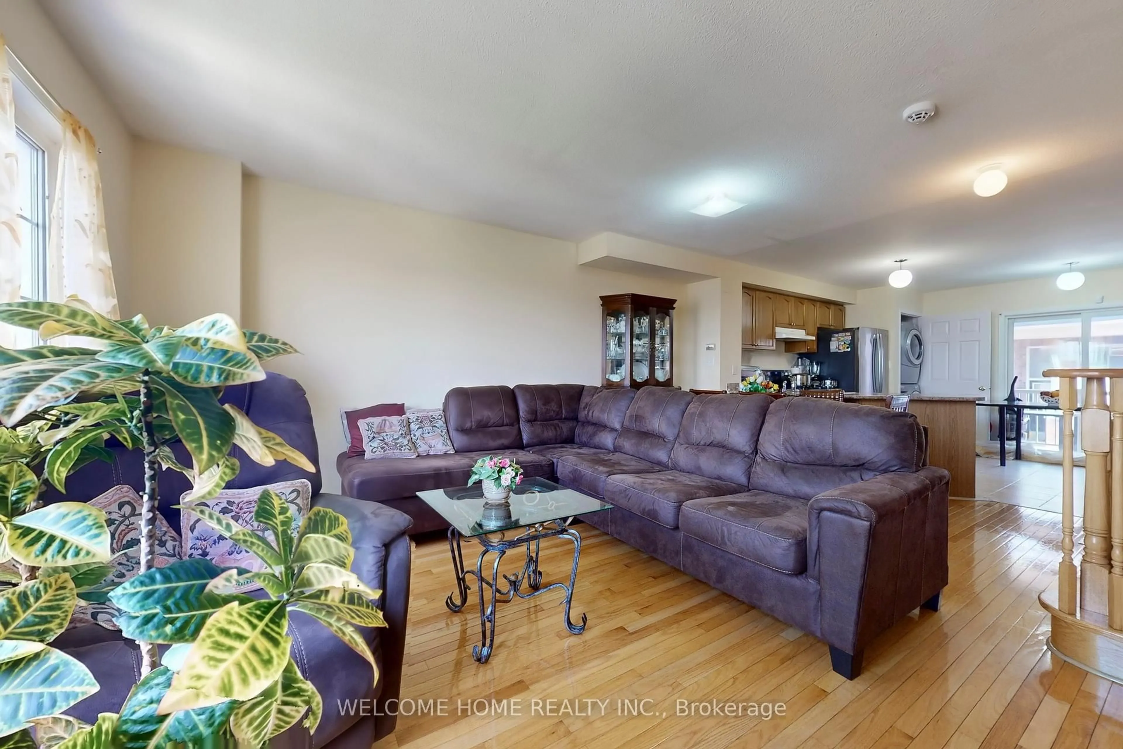 Living room with furniture, unknown for 107 Torbarrie Rd, Toronto Ontario M3L 1G8
