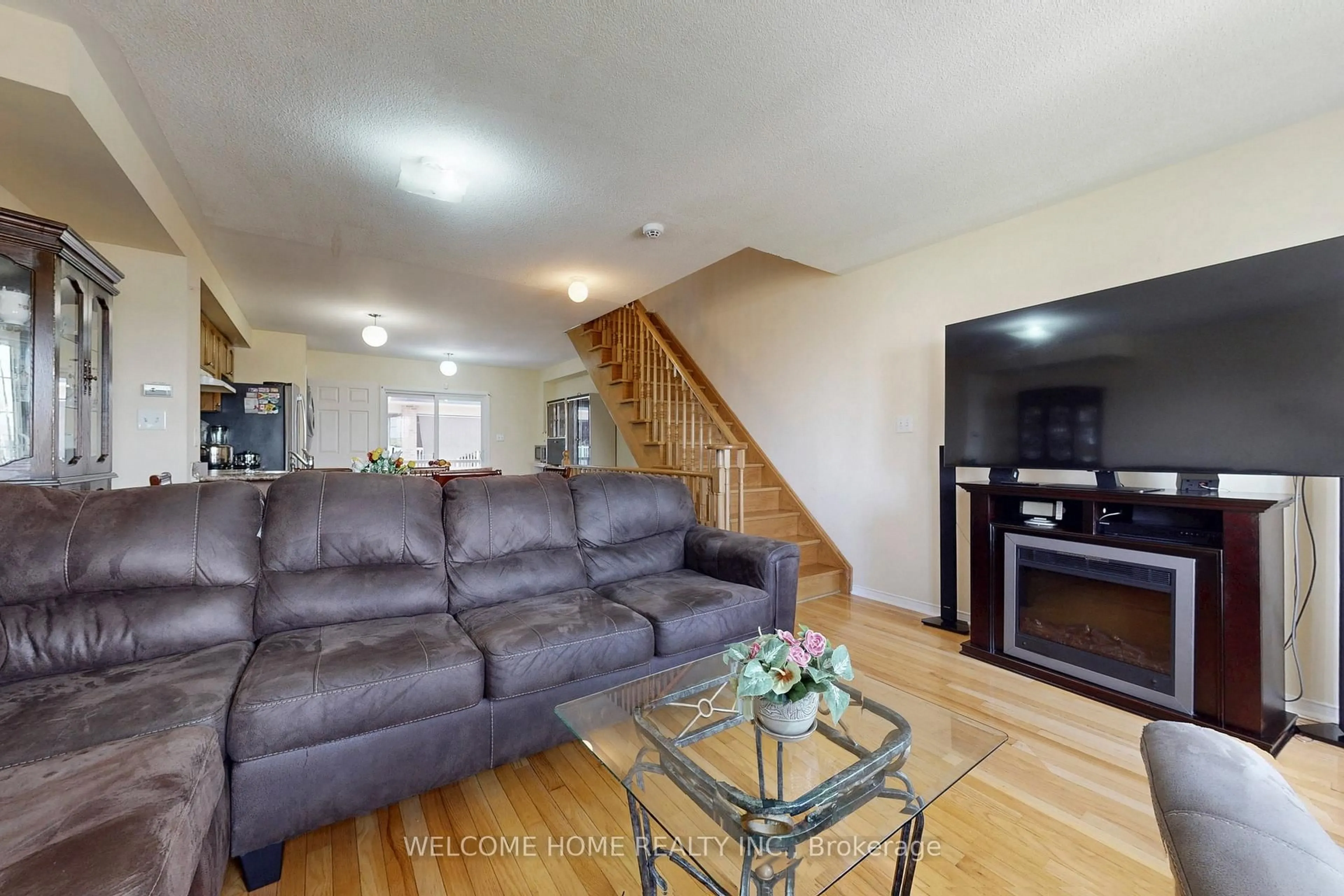 Living room with furniture, unknown for 107 Torbarrie Rd, Toronto Ontario M3L 1G8
