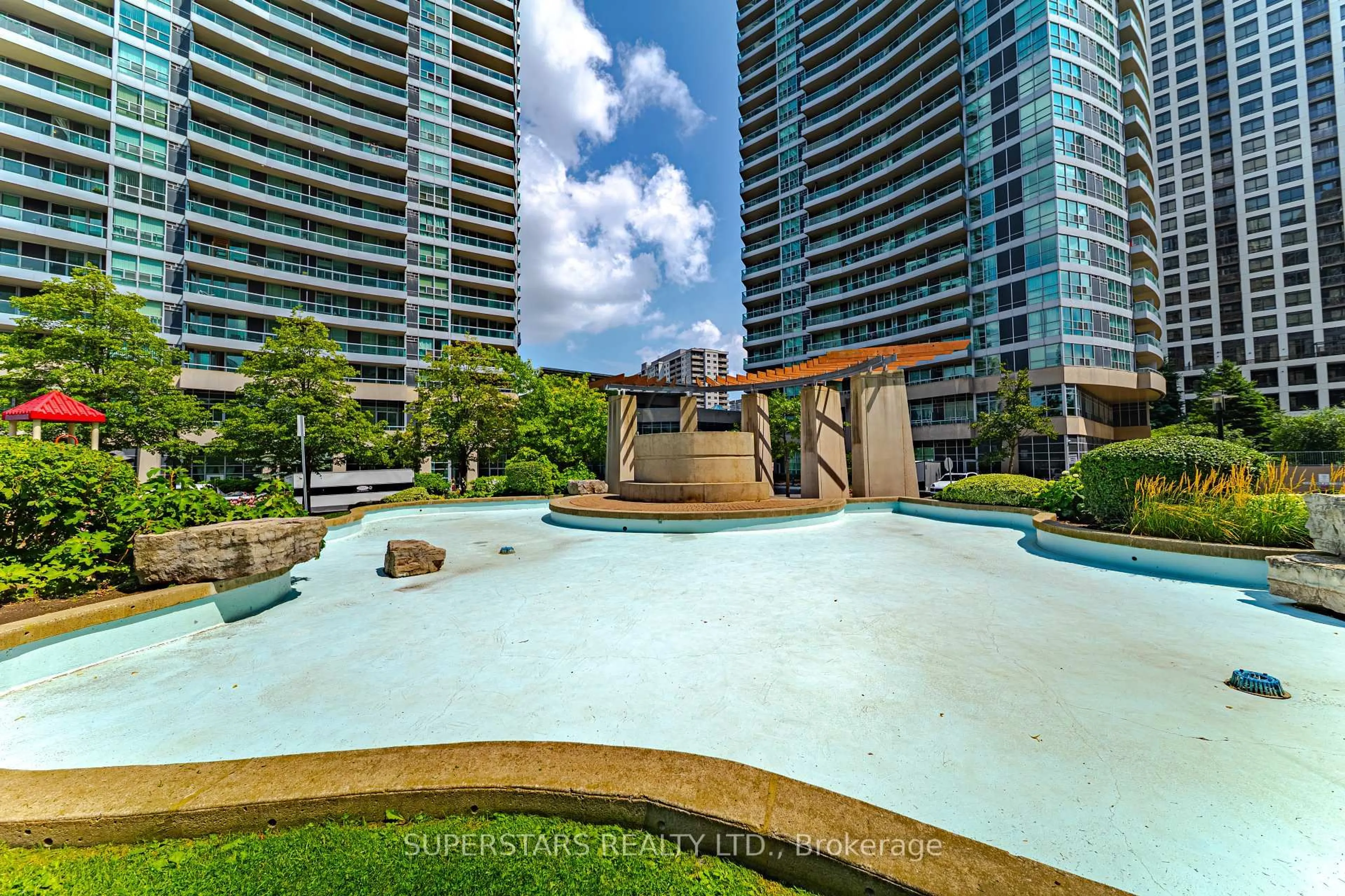 Pool for 1 Elm Dr #2604, Mississauga Ontario L5B 4M1