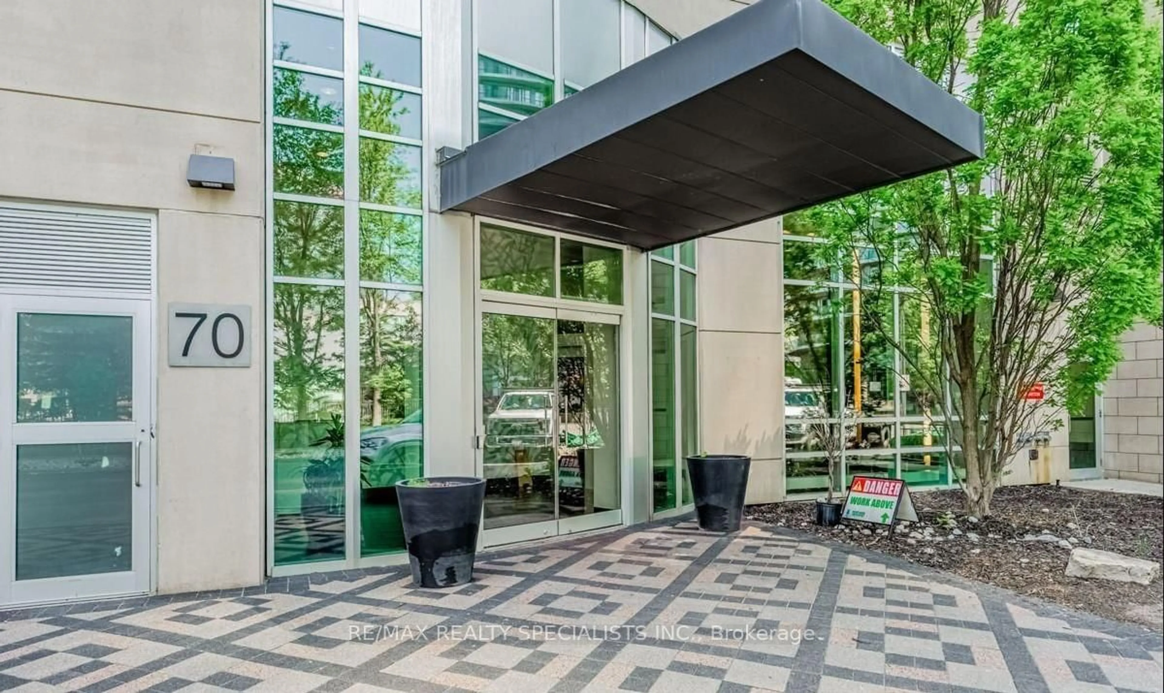 Indoor foyer for 70 Absolute Ave #1306, Mississauga Ontario L4Z 0A4