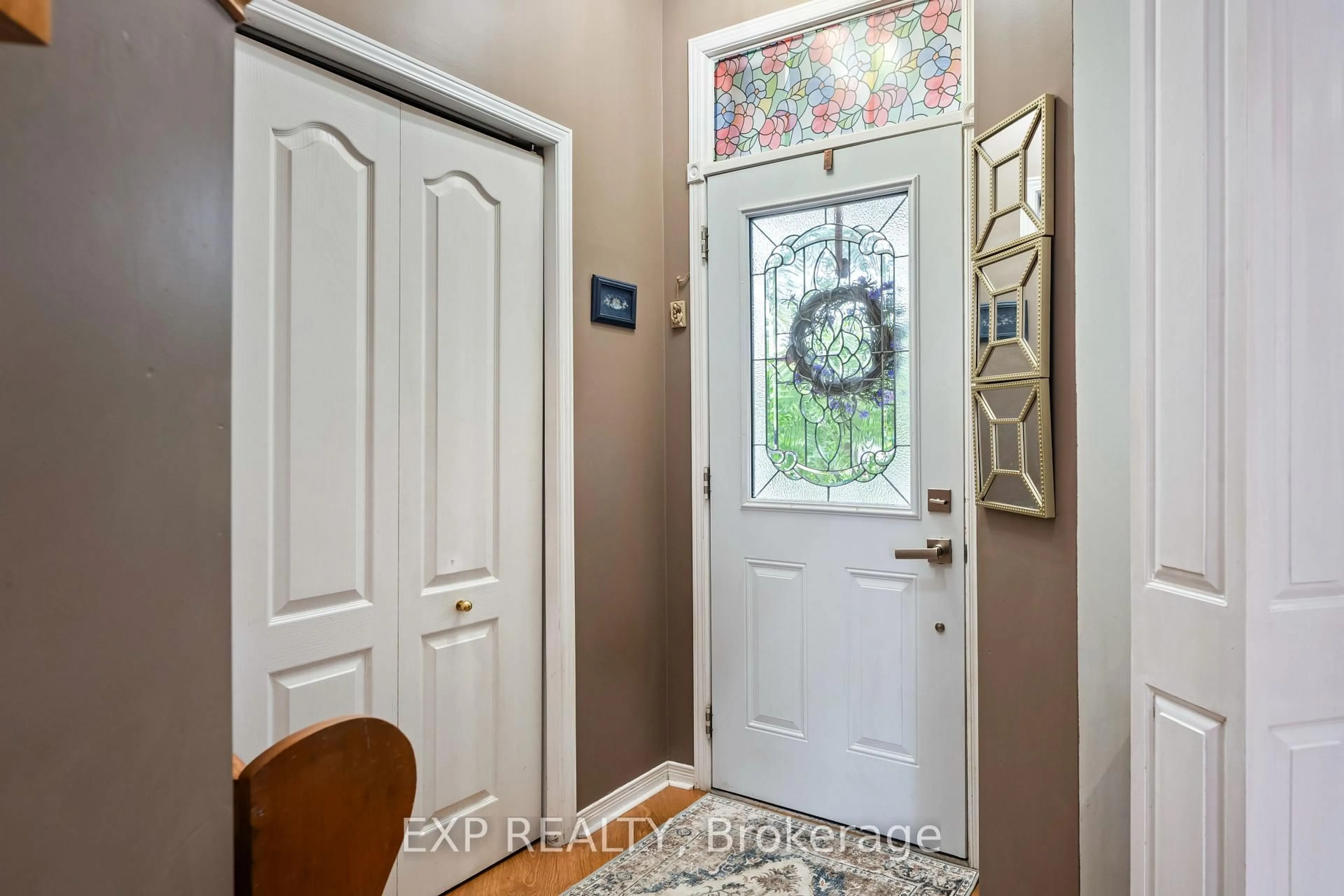 Indoor entryway for 7 Rose St, Orangeville Ontario L9W 5C5