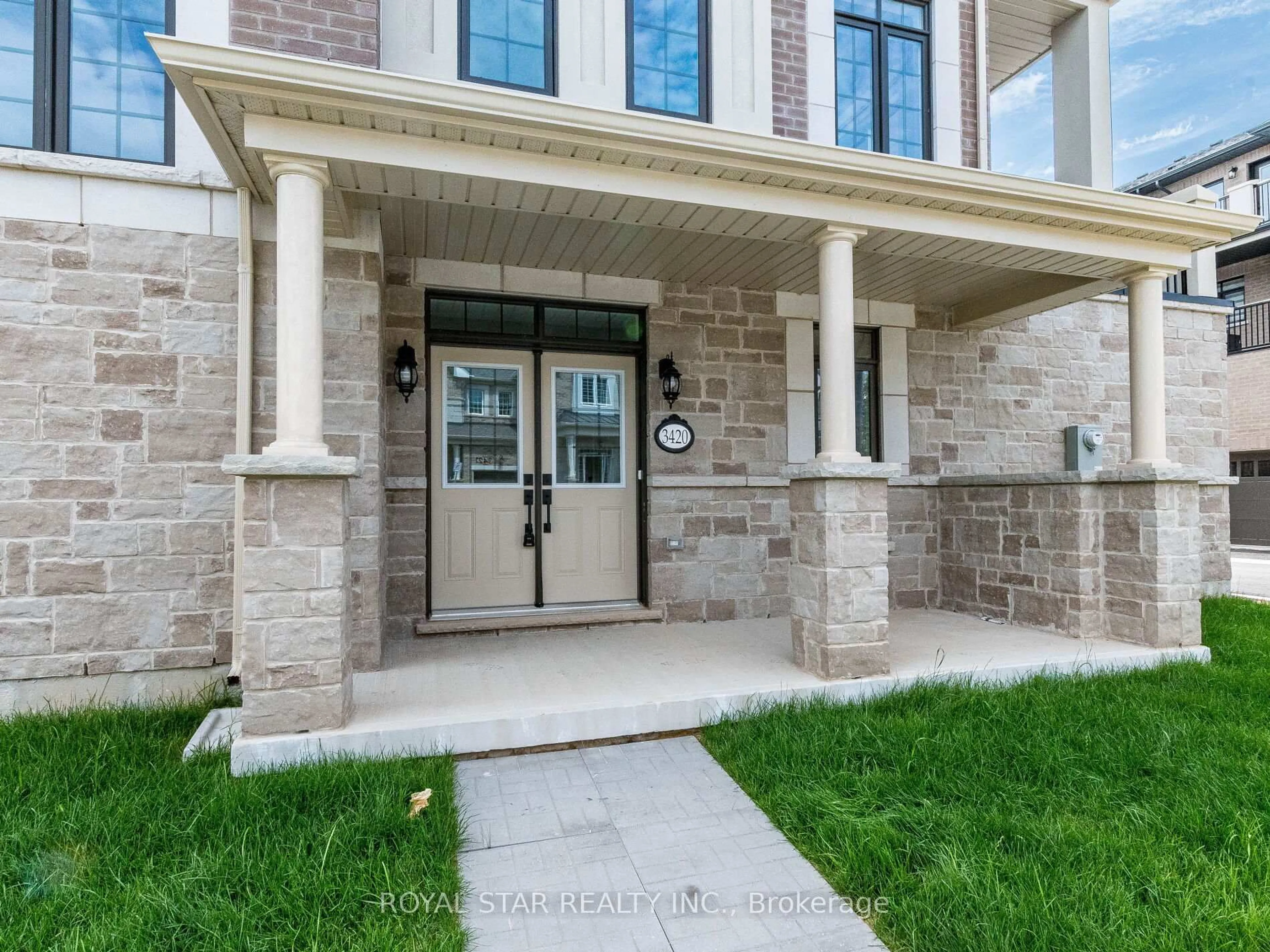 Indoor entryway for 3420 Eternity Way, Oakville Ontario L6H 7B5