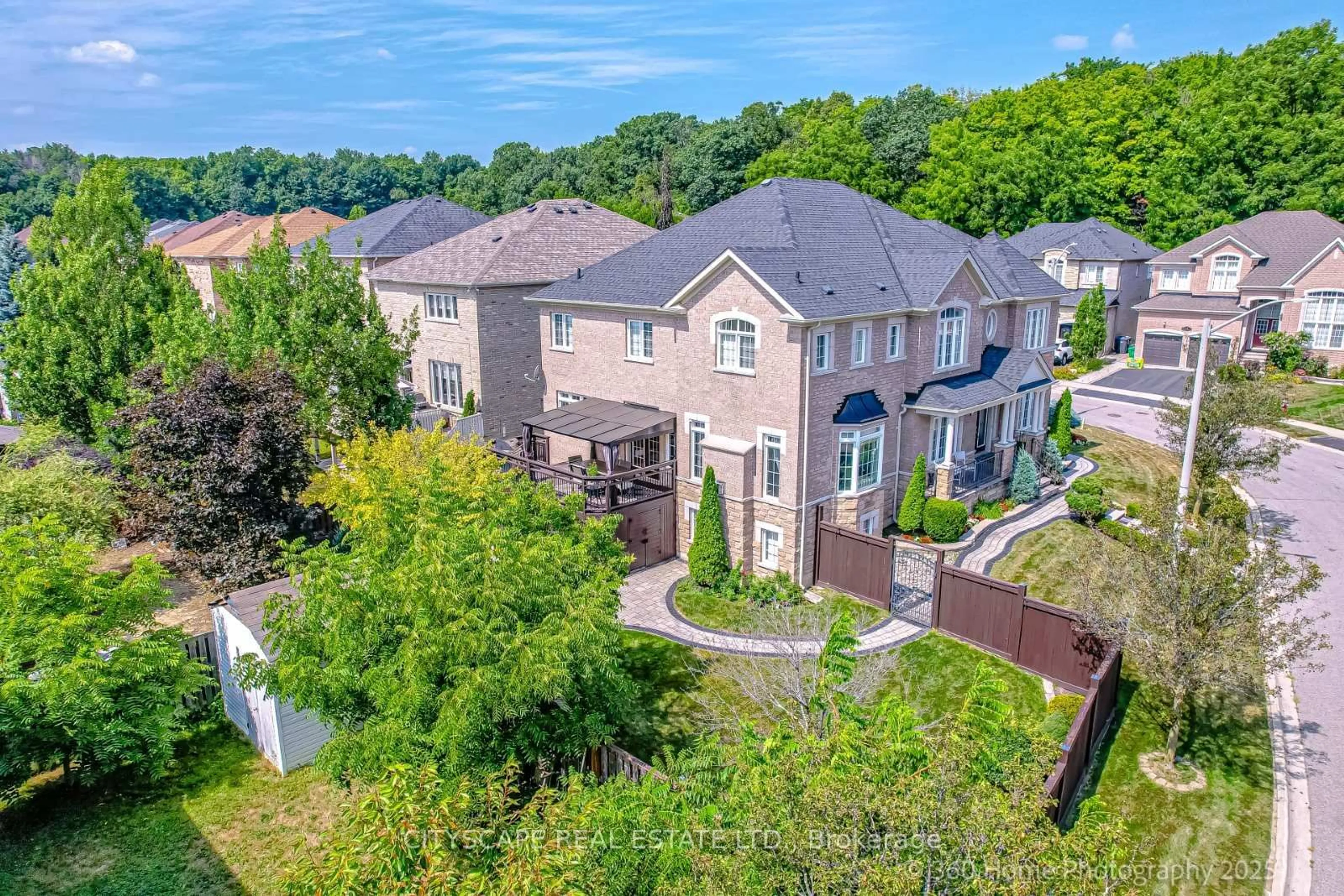 A pic from outside/outdoor area/front of a property/back of a property/a pic from drone, street for 4 Hellyer Ave, Brampton Ontario L6Y 0M3