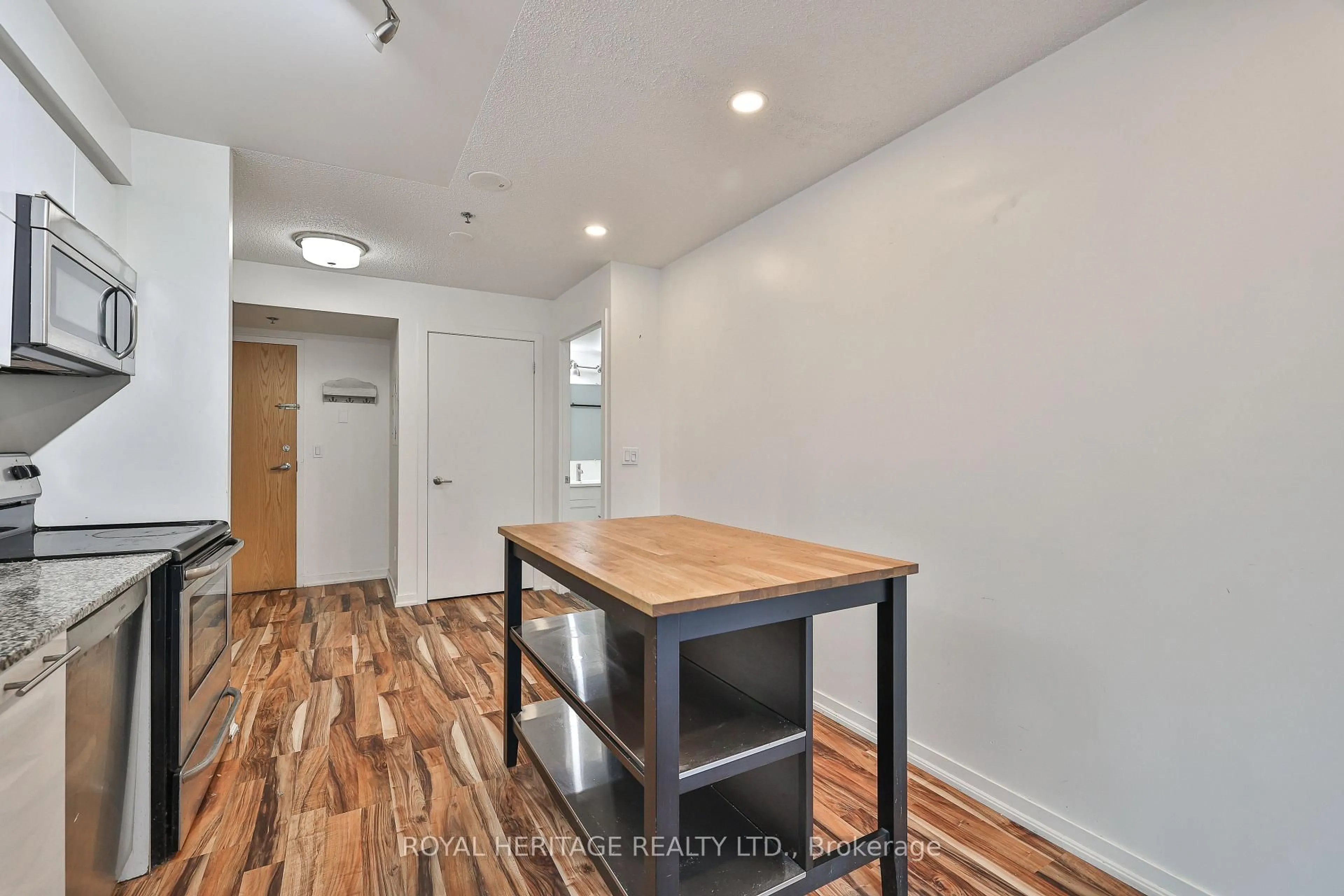Unknown for 38 Joe Shuster Way #104, Toronto Ontario M6K 0A5