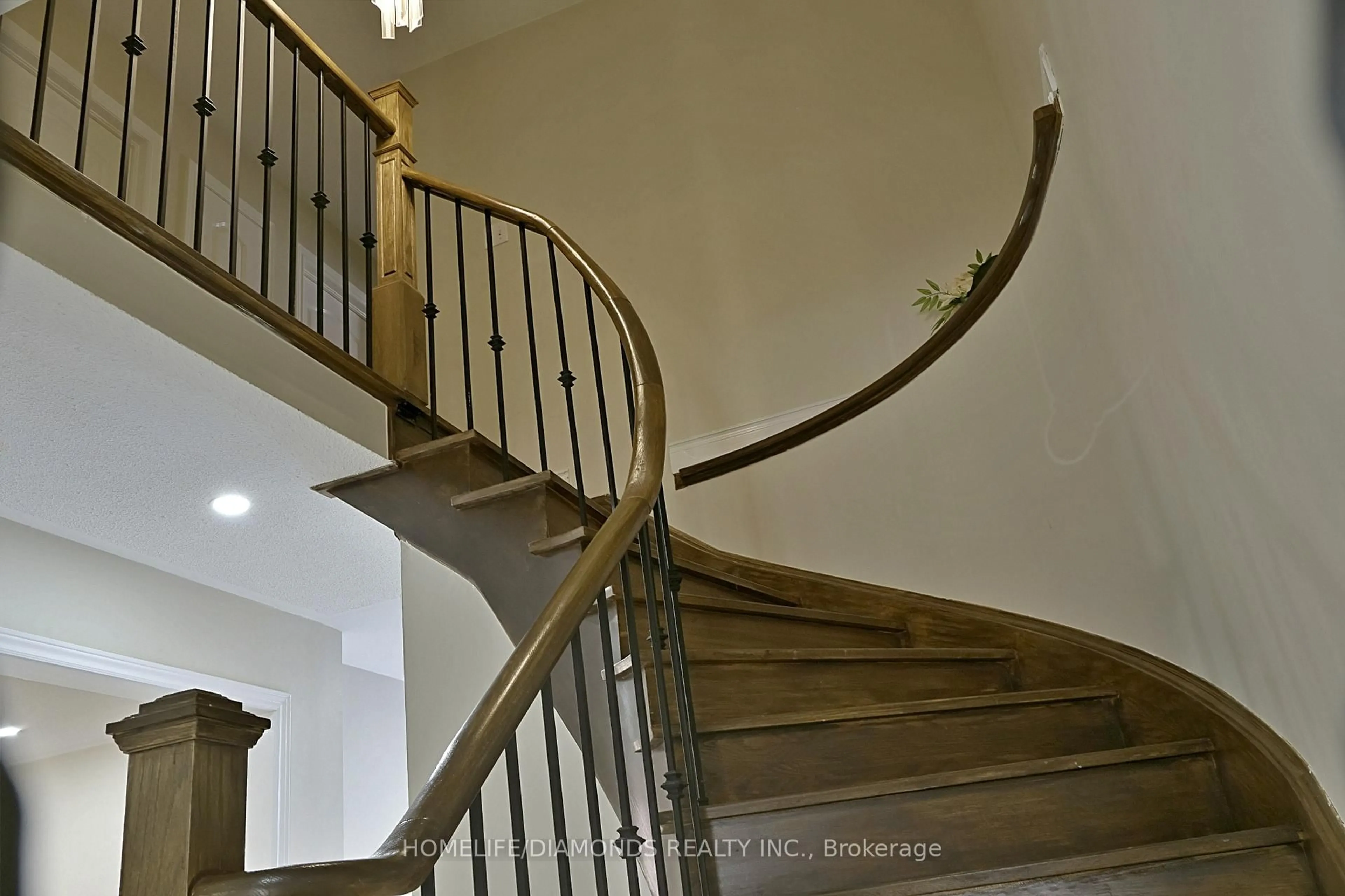 Stairs for 25 GOLDEN EAGLE Rd, Brampton Ontario L6R 1Z4