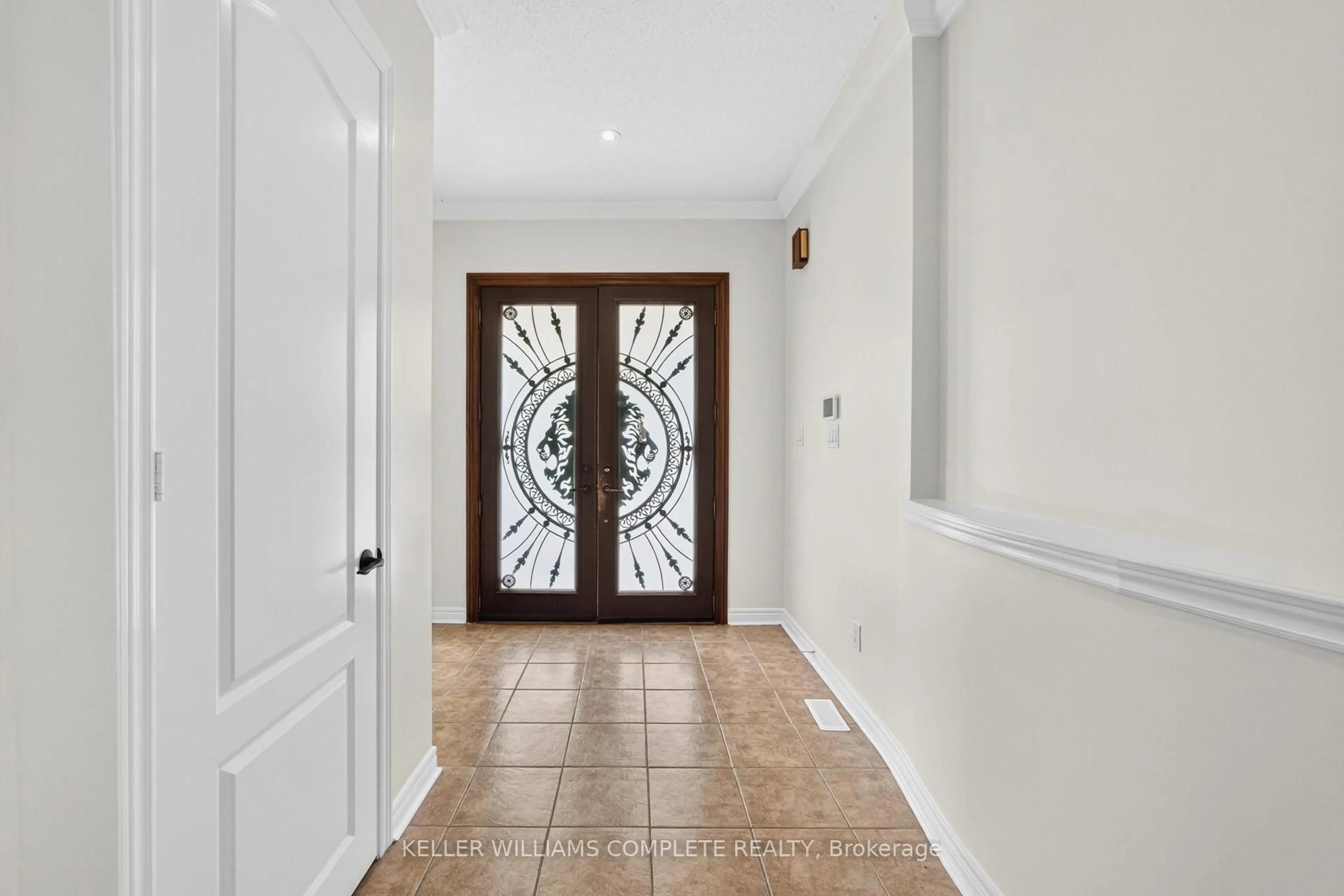 Indoor entryway for 3322 Fox Run Circ, Oakville Ontario L6L 6W4
