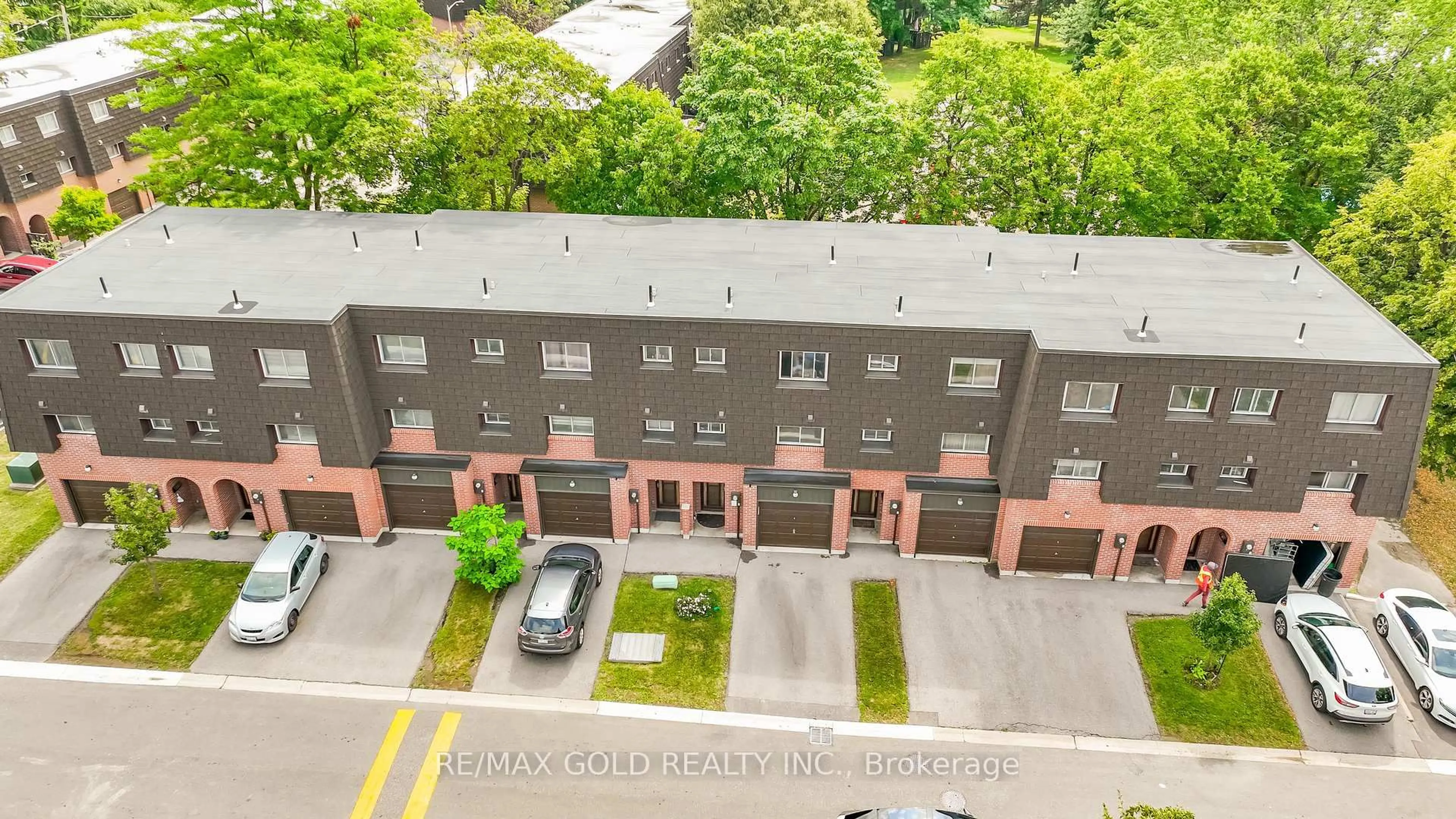 A pic from outside/outdoor area/front of a property/back of a property/a pic from drone, city buildings view from balcony for 17 Darras Crt #114, Brampton Ontario L6T 1W7