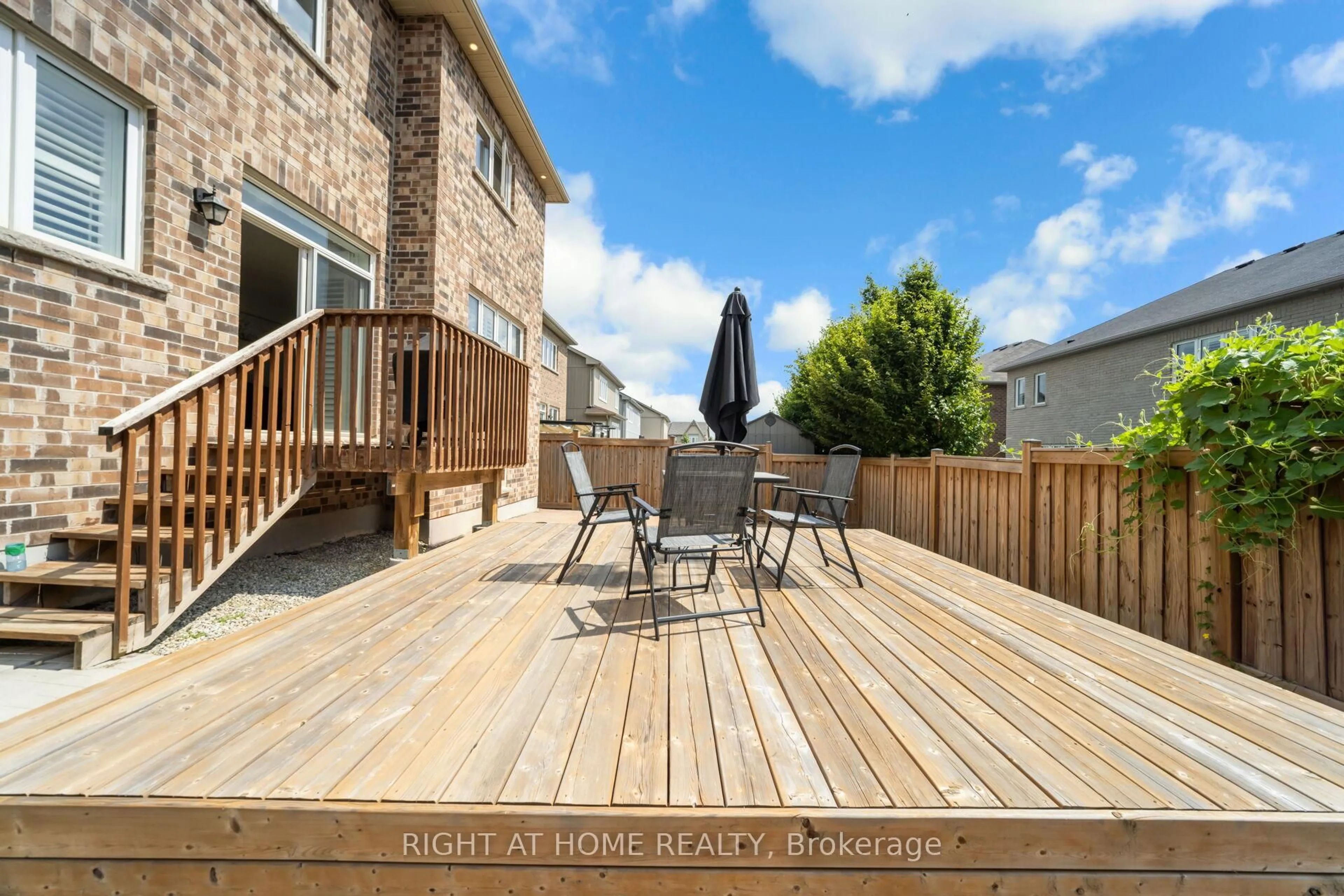 Patio, unknown for 10 Porter Dr, Orangeville Ontario L9W 6Z4
