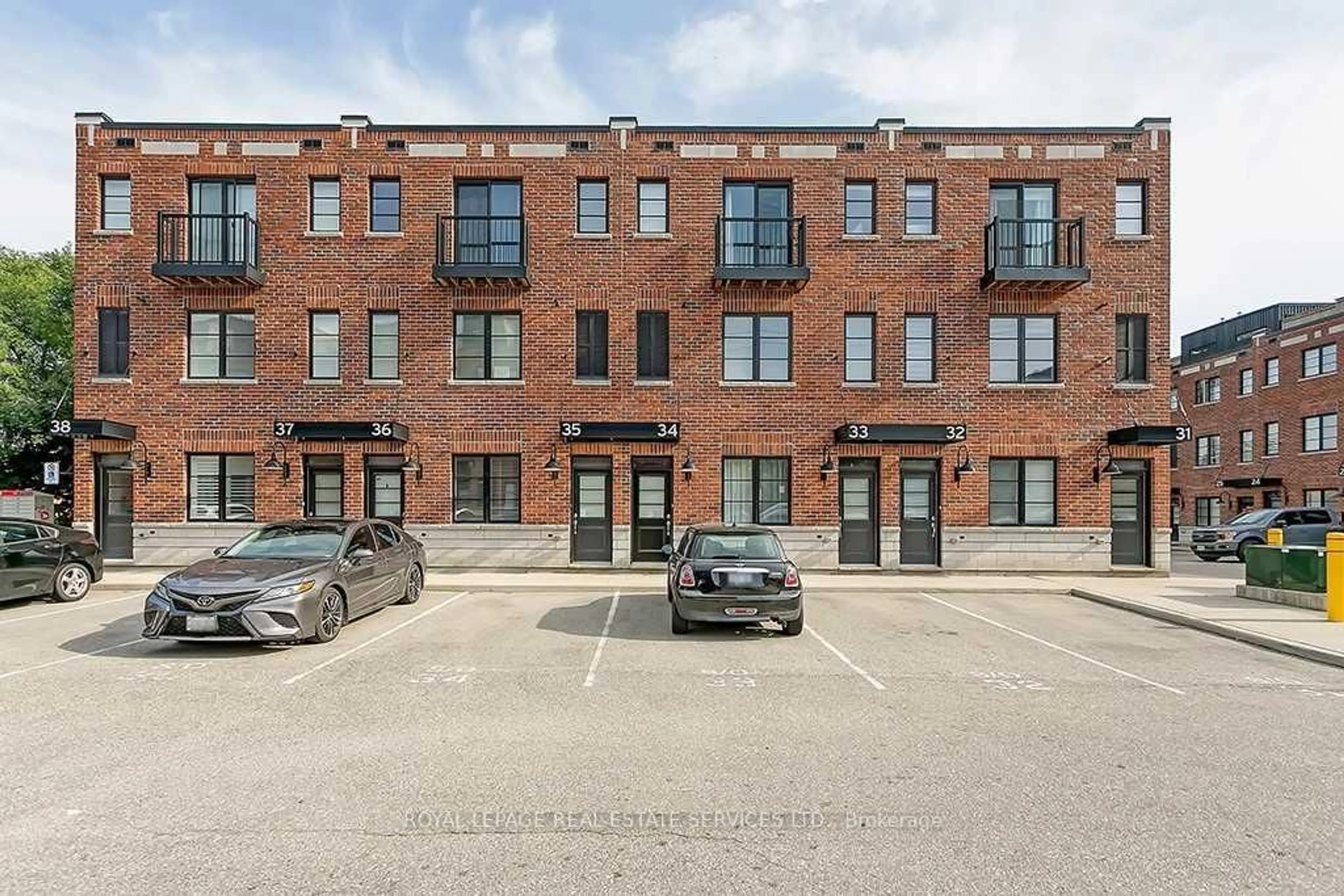A pic from outside/outdoor area/front of a property/back of a property/a pic from drone, street for 70 Plains Rd #38, Burlington Ontario L7T 0B6
