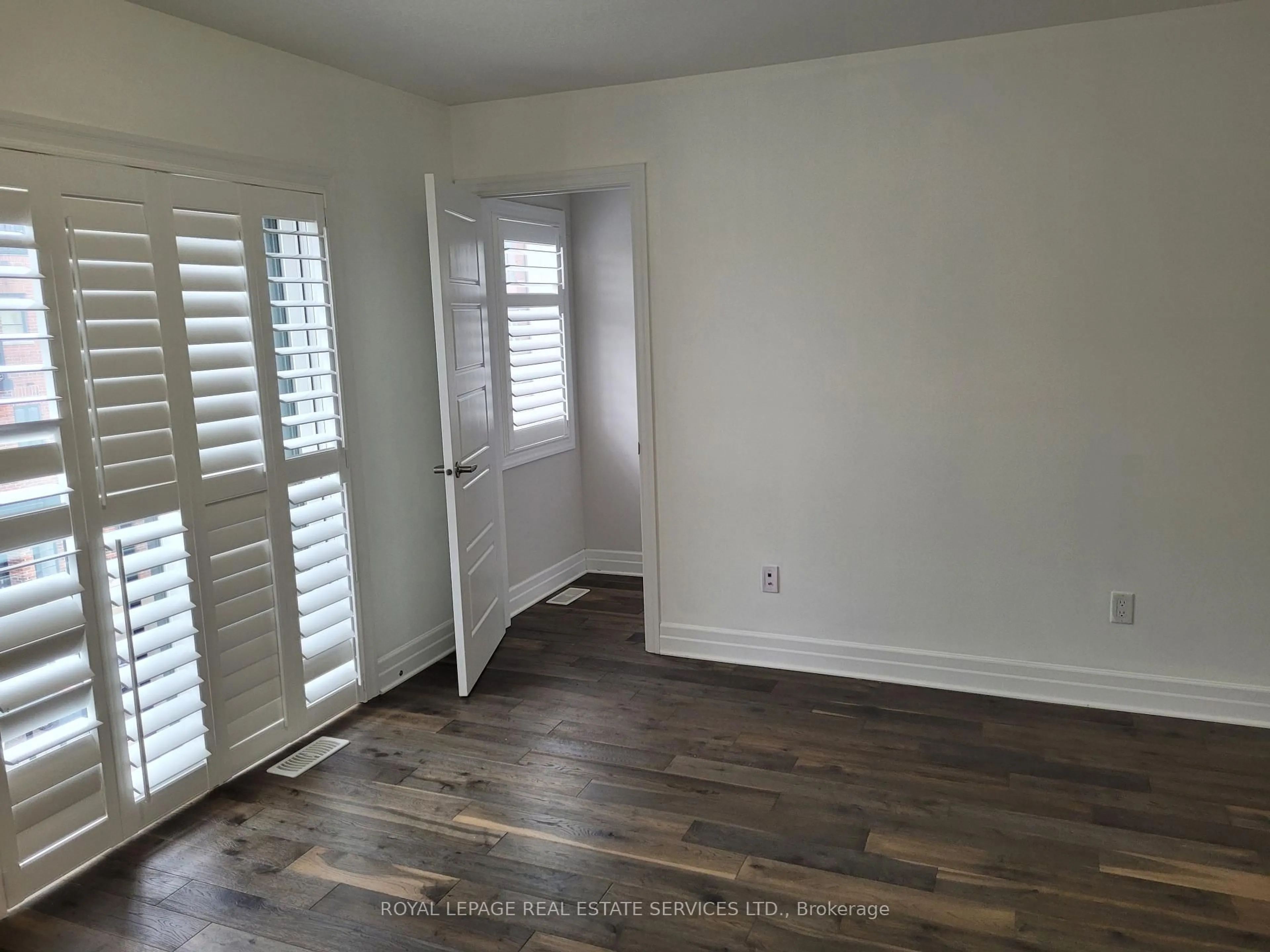 A pic of a room for 70 Plains Rd #38, Burlington Ontario L7T 0B6