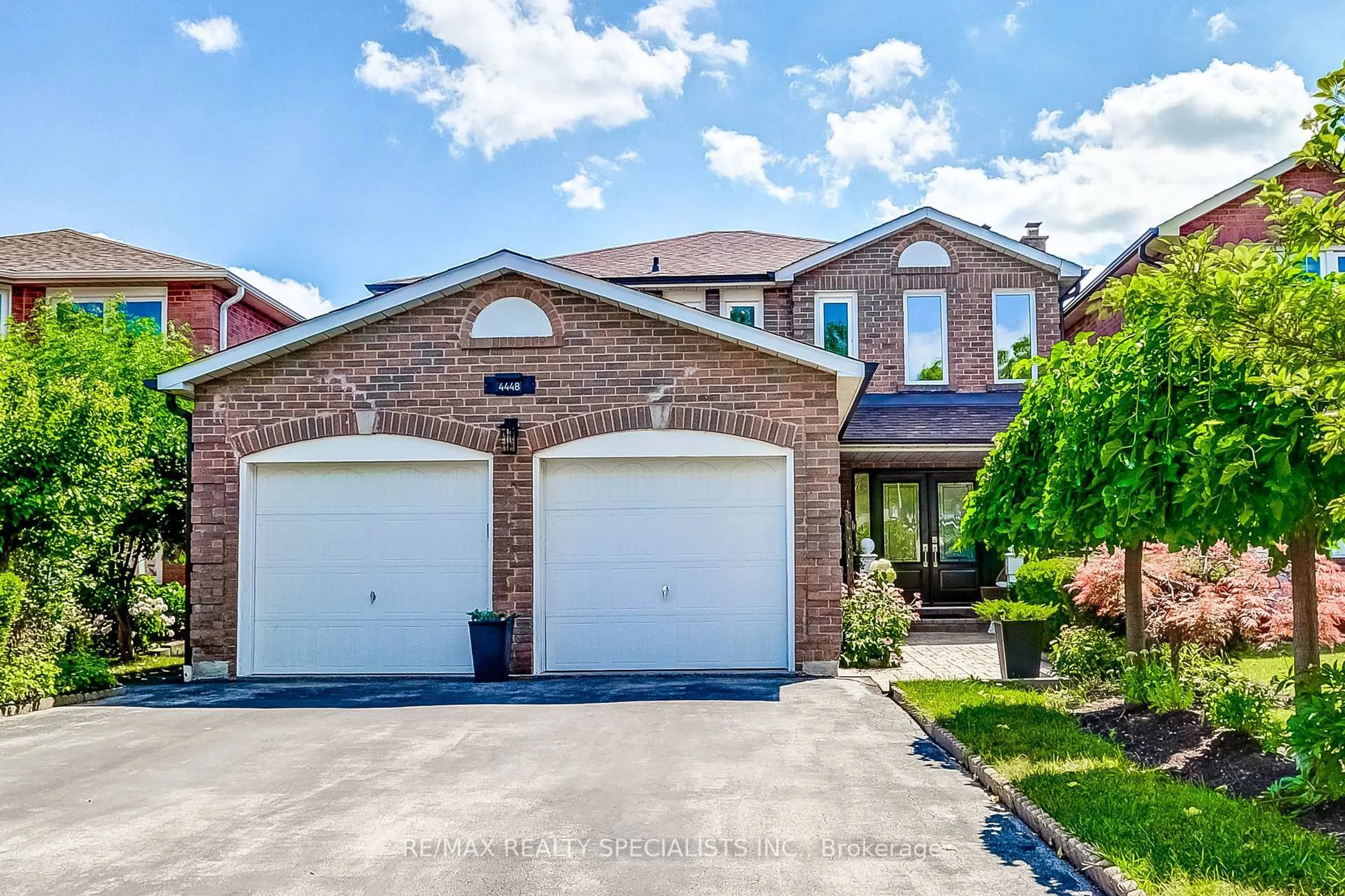 Home with brick exterior material, street for 4448 Weymouth Commons Cres, Mississauga Ontario L5R 1P4