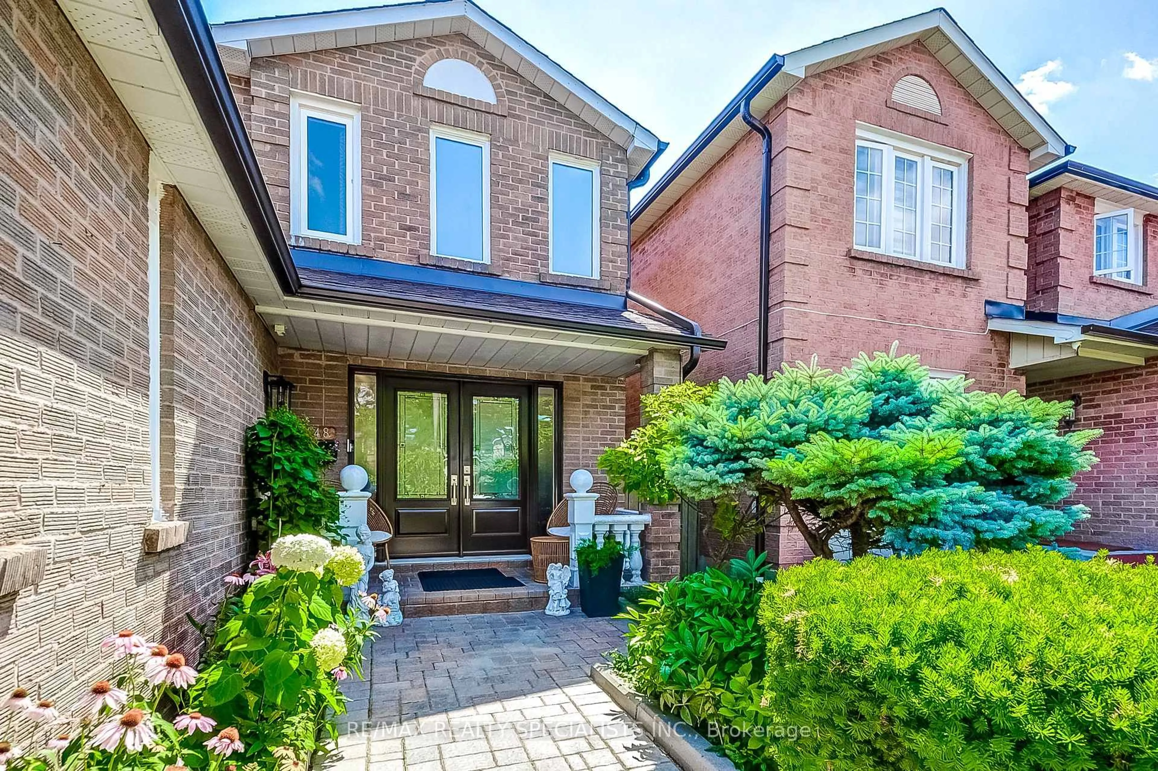 Home with brick exterior material, street for 4448 Weymouth Commons Cres, Mississauga Ontario L5R 1P4