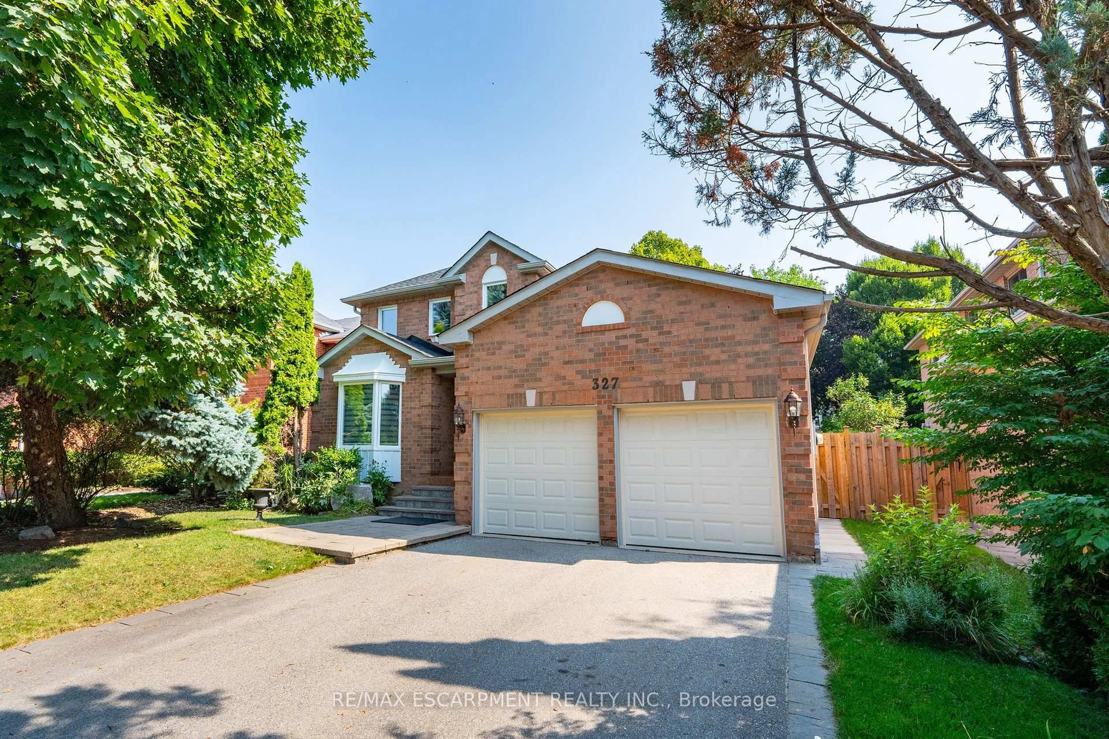 Home with brick exterior material, street for 327 Northwood Dr, Oakville Ontario L6M 1M8