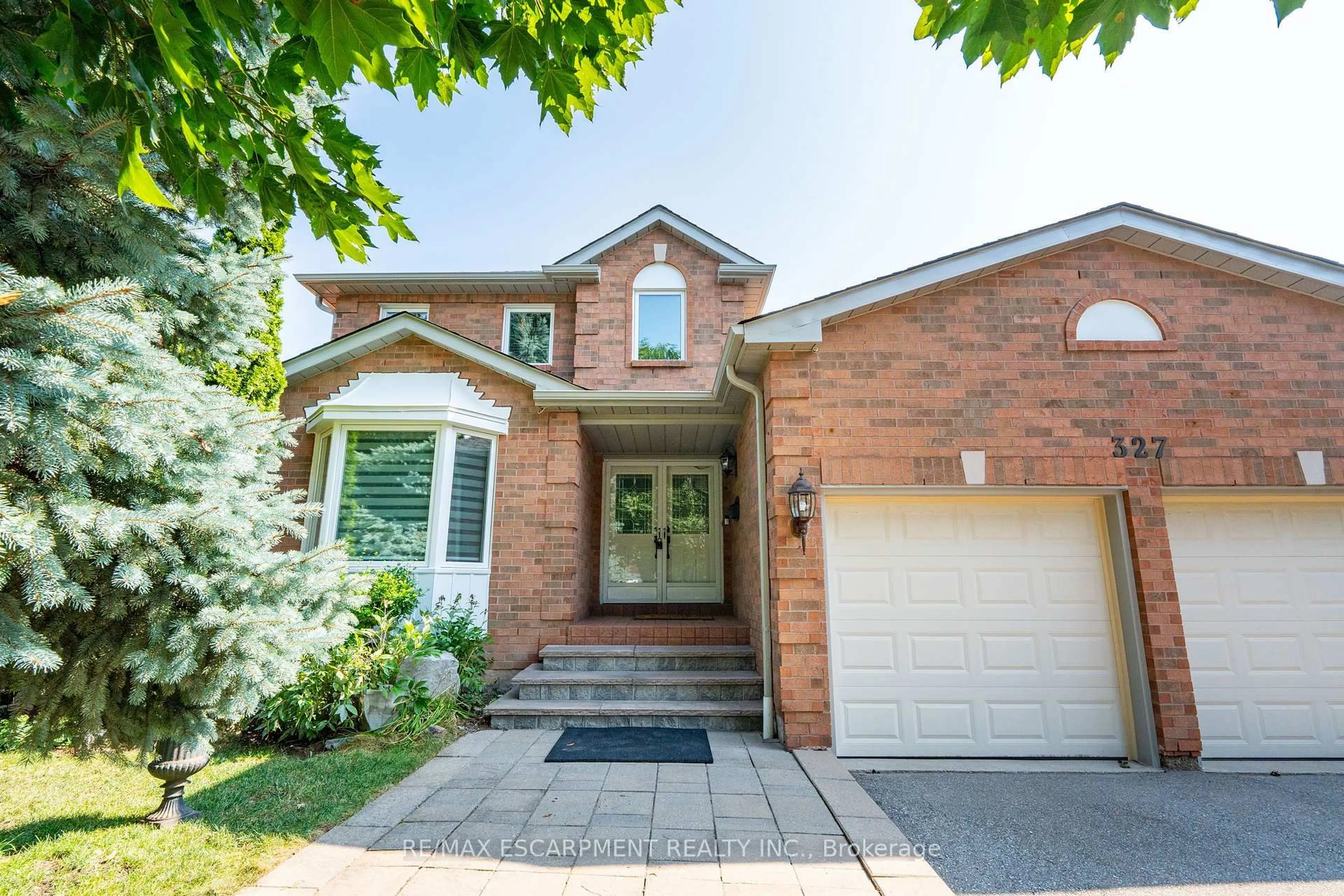 Home with brick exterior material, street for 327 Northwood Dr, Oakville Ontario L6M 1M8