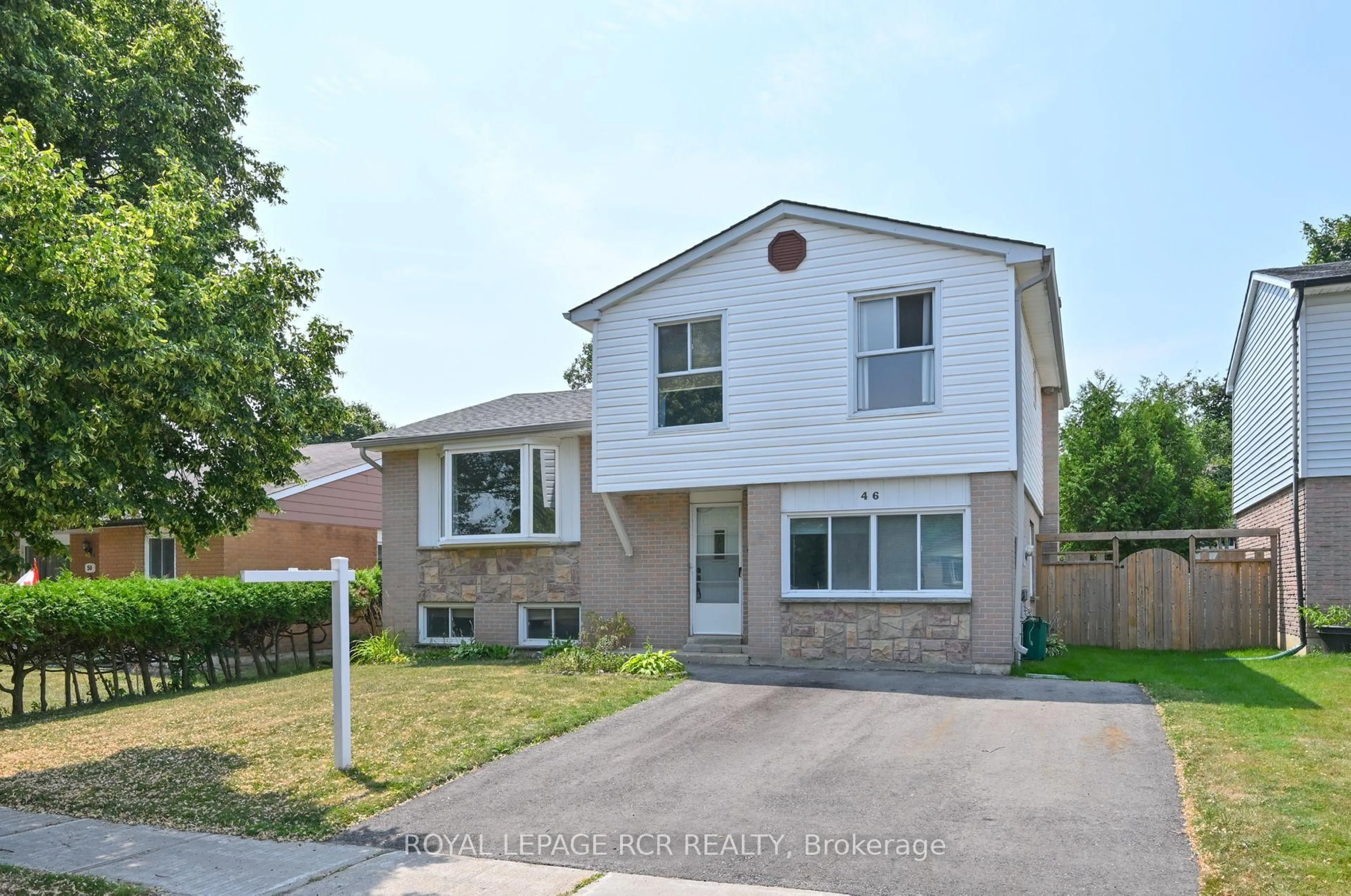 Home with vinyl exterior material, street for 46 Cambridge Ave, Orangeville Ontario L9W 3M4