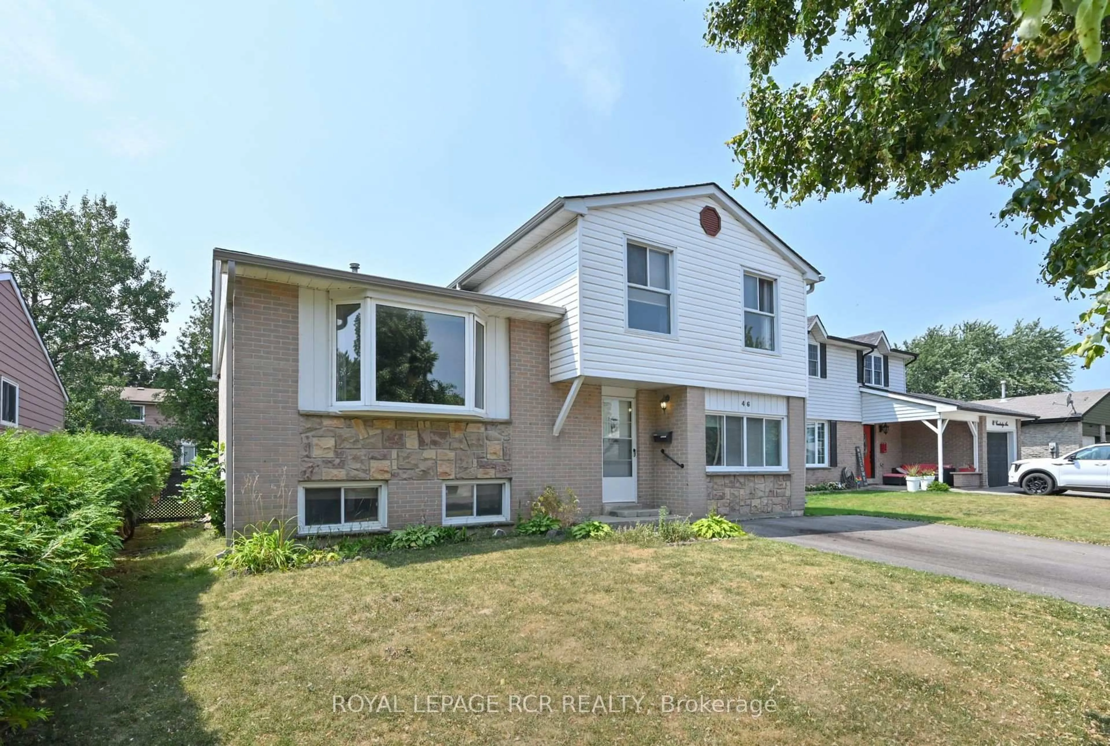 Home with brick exterior material, street for 46 Cambridge Ave, Orangeville Ontario L9W 3M4