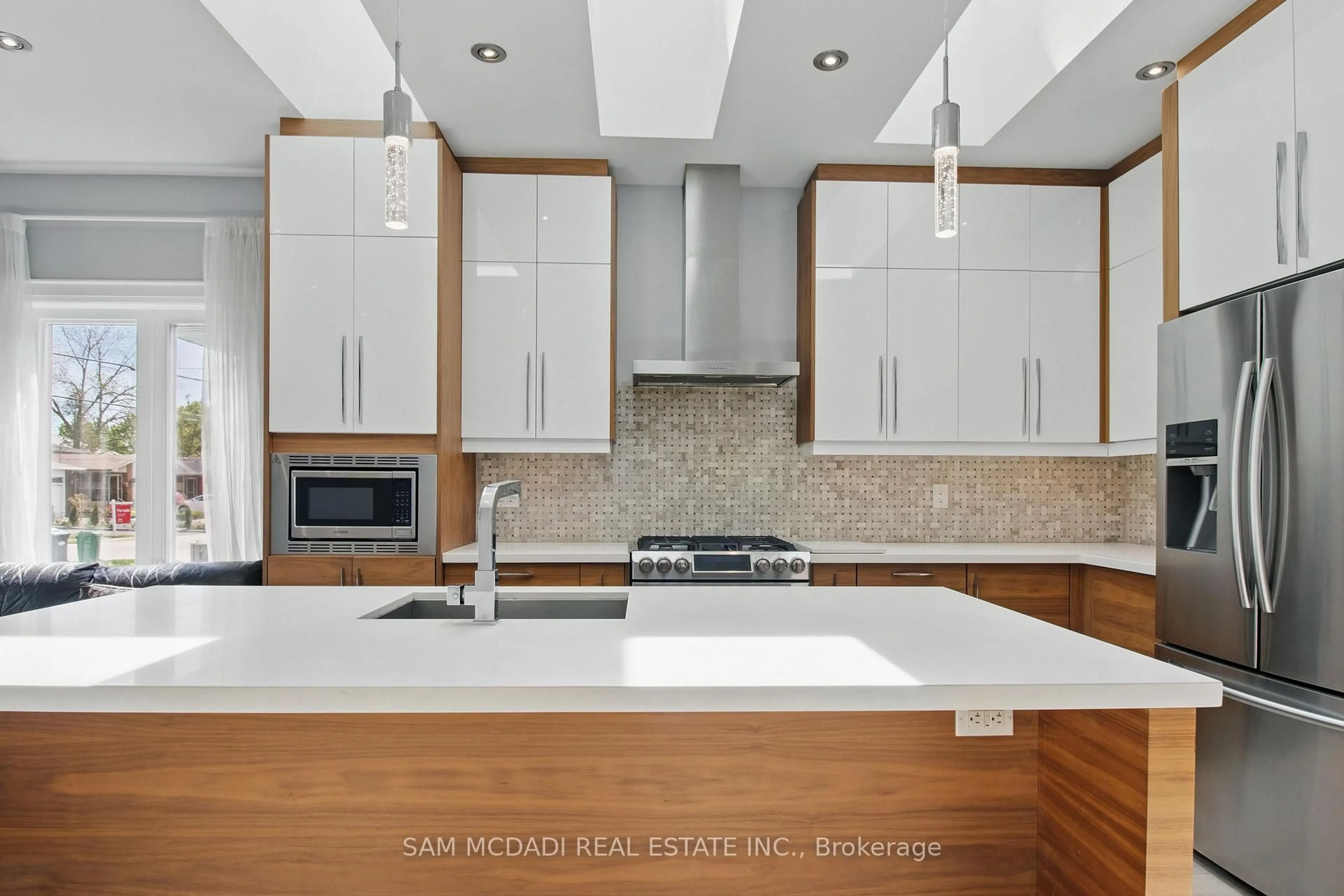 Contemporary kitchen, ceramic/tile floor for 1050 Caven St, Mississauga Ontario L5G 4J4