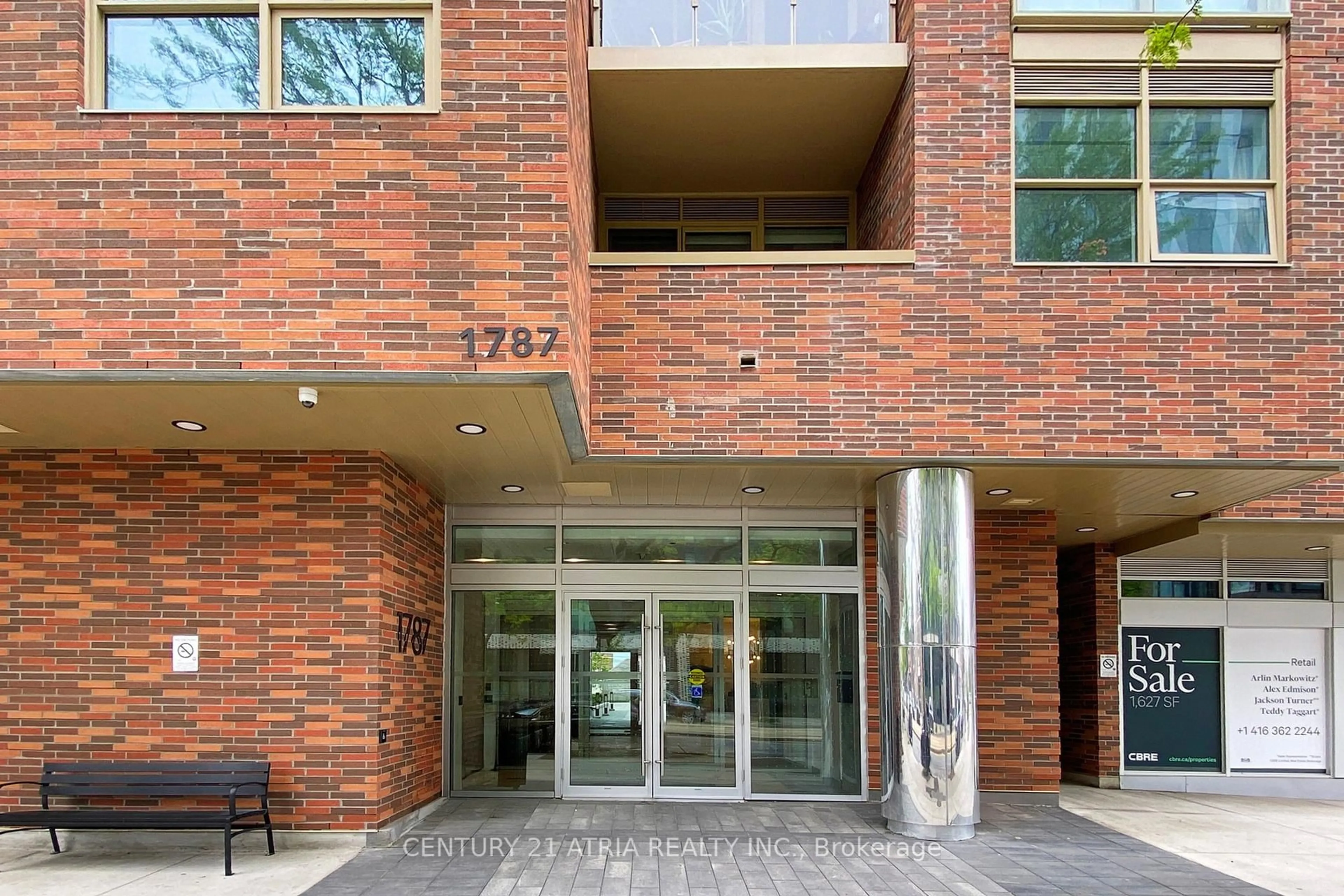 Indoor foyer for 1787 St Clair Ave #607, Toronto Ontario M6N 1J6