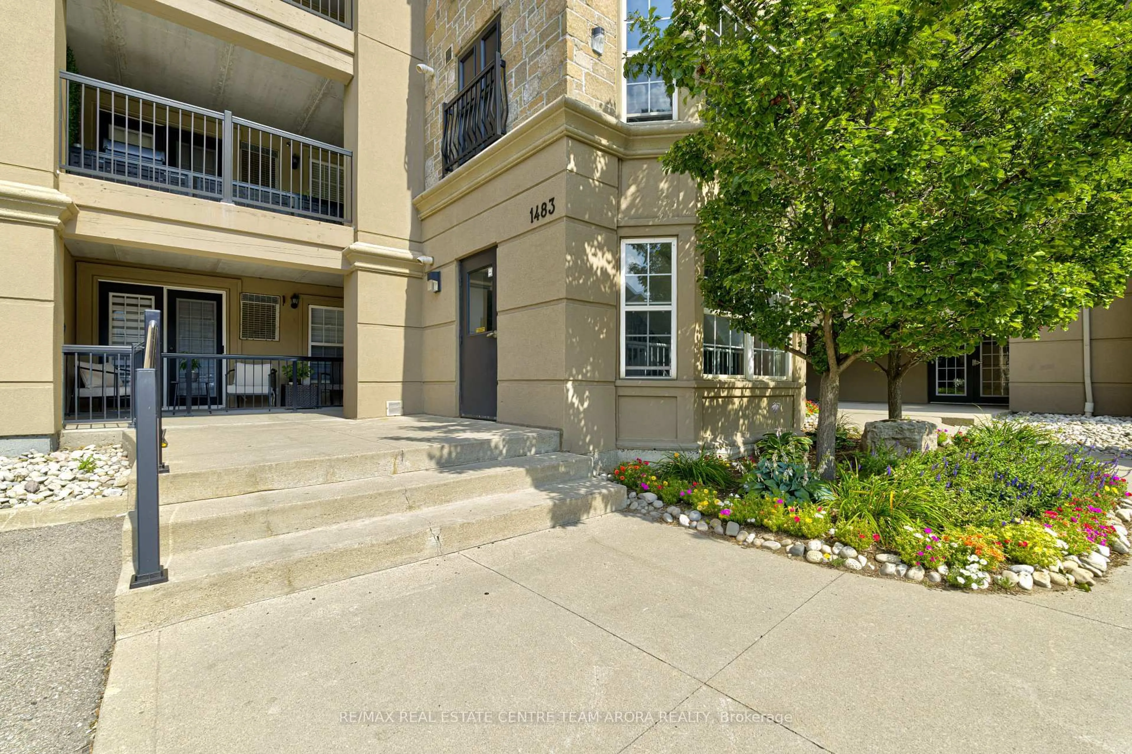 Patio, street for 1483 Maple Ave #408, Milton Ontario L9T 0B6