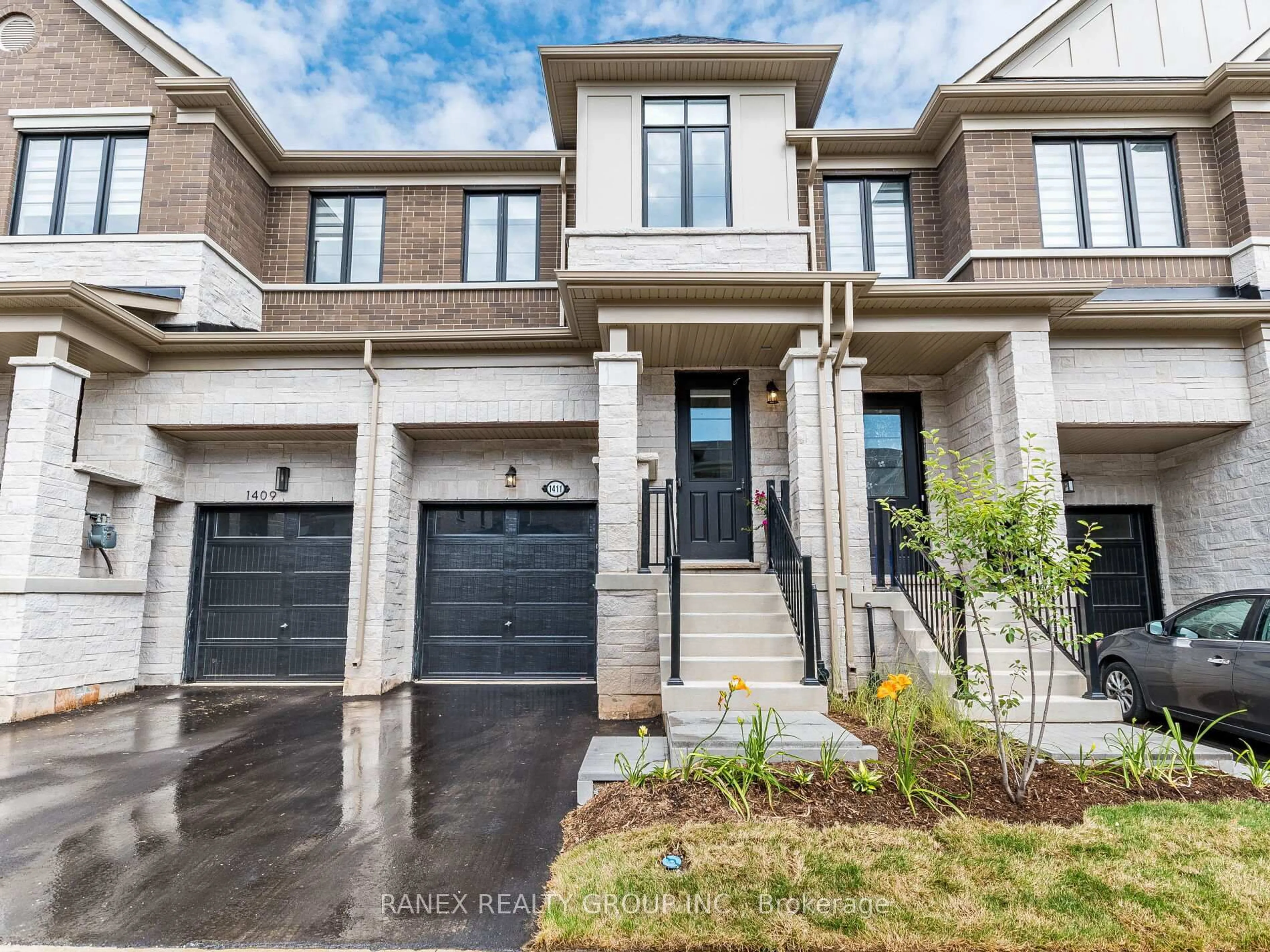 Home with brick exterior material, street for 1411 Oakmont Common, Burlington Ontario L7P 0V8