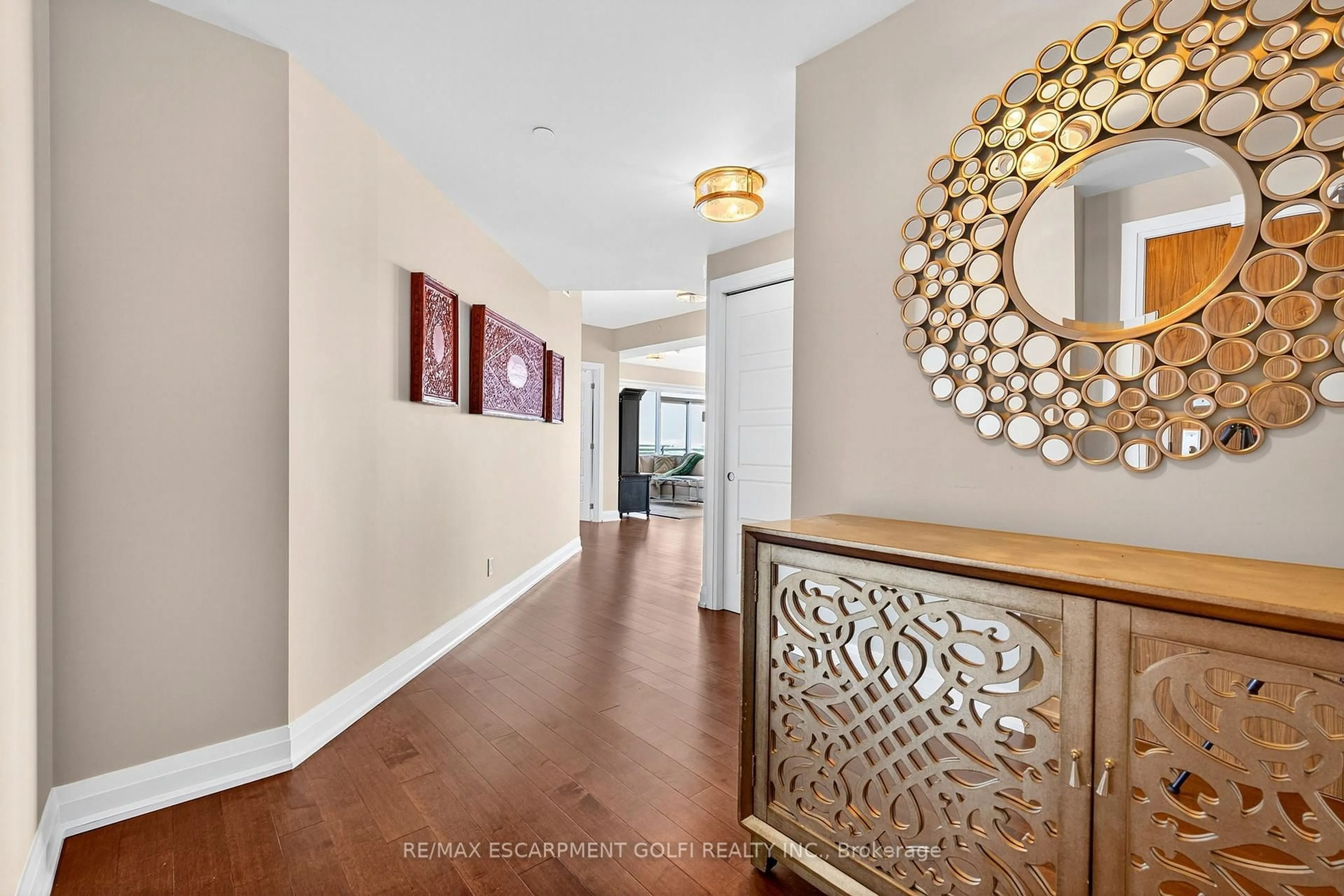 Indoor entryway for 2025 MARIA St #1506, Burlington Ontario L7R 0E9