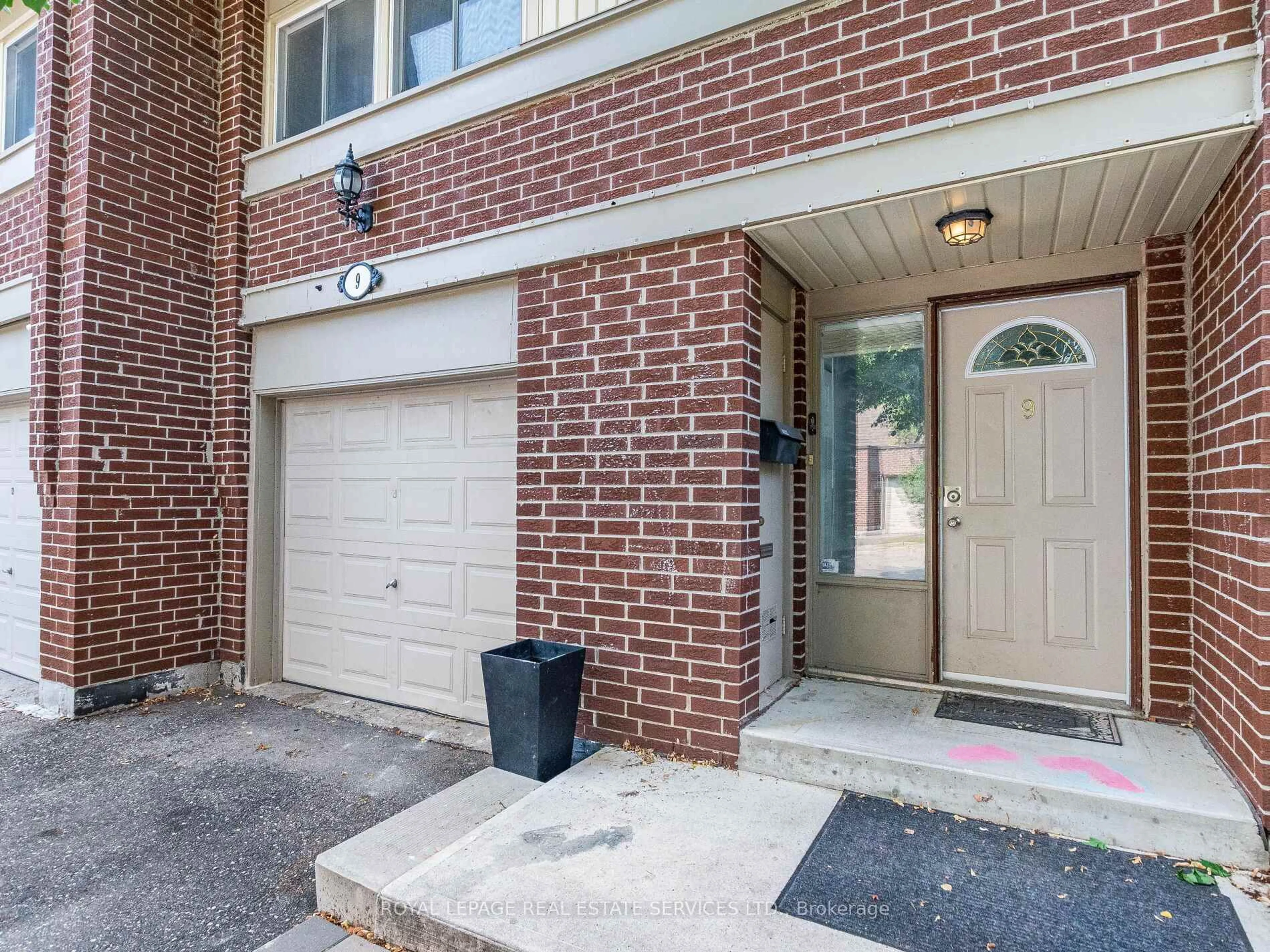 Unknown for 6240 Montevideo Rd #9, Mississauga Ontario L5N 2N7
