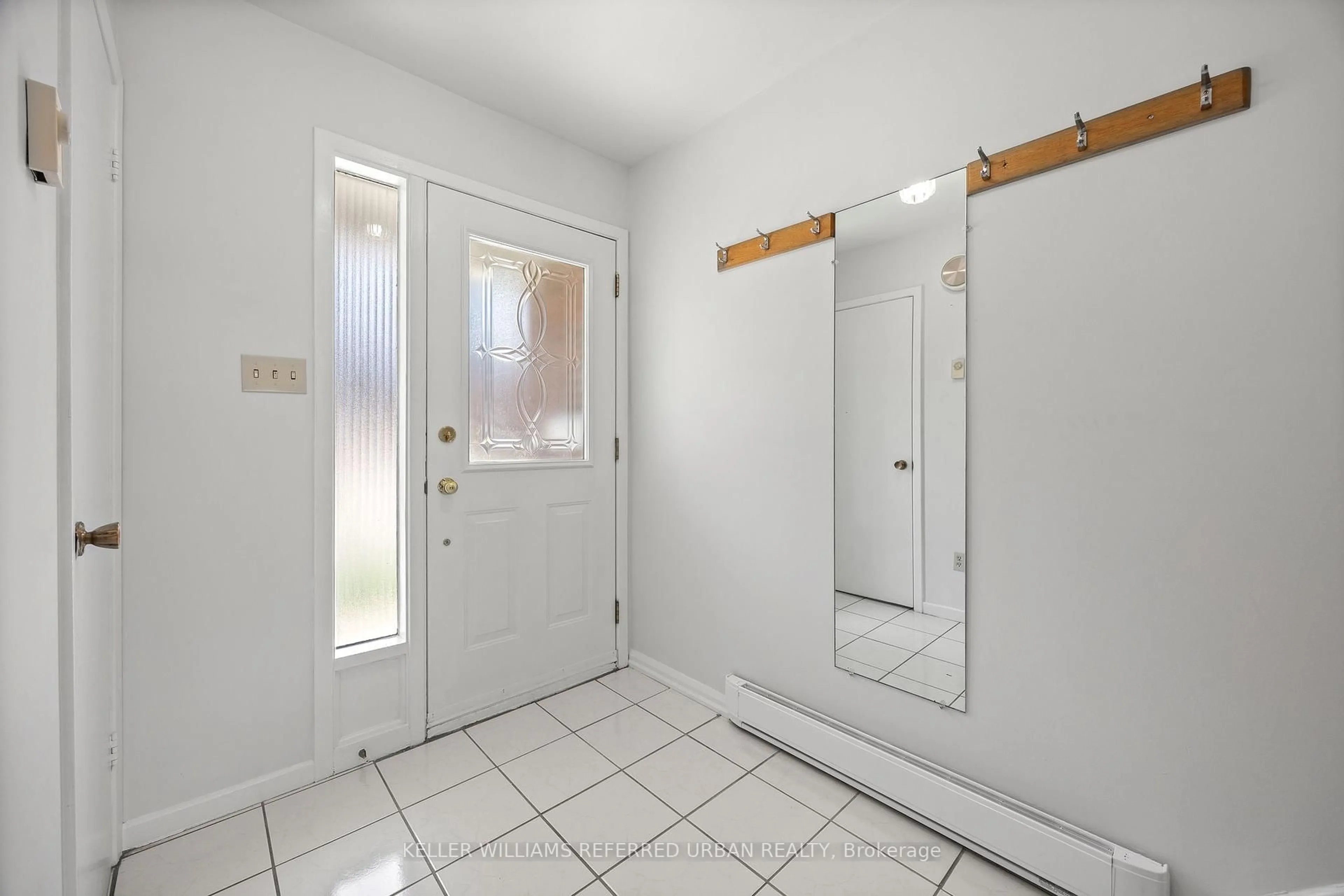 Indoor entryway for 2 Sebastian Cabot Way, Toronto Ontario M3N 2T3