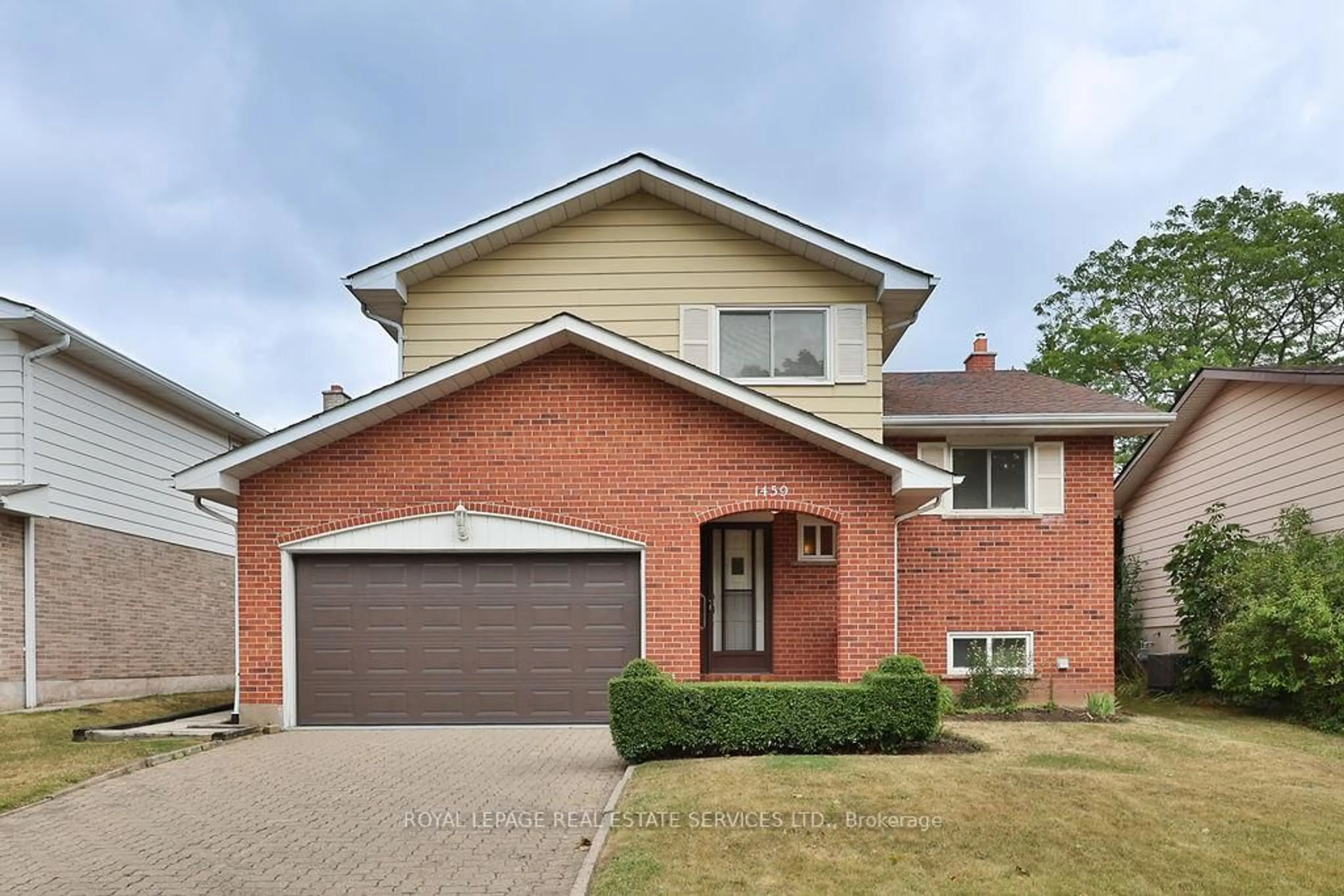 Home with brick exterior material, street for 1459 Grosvenor St, Oakville Ontario L6H 2T8