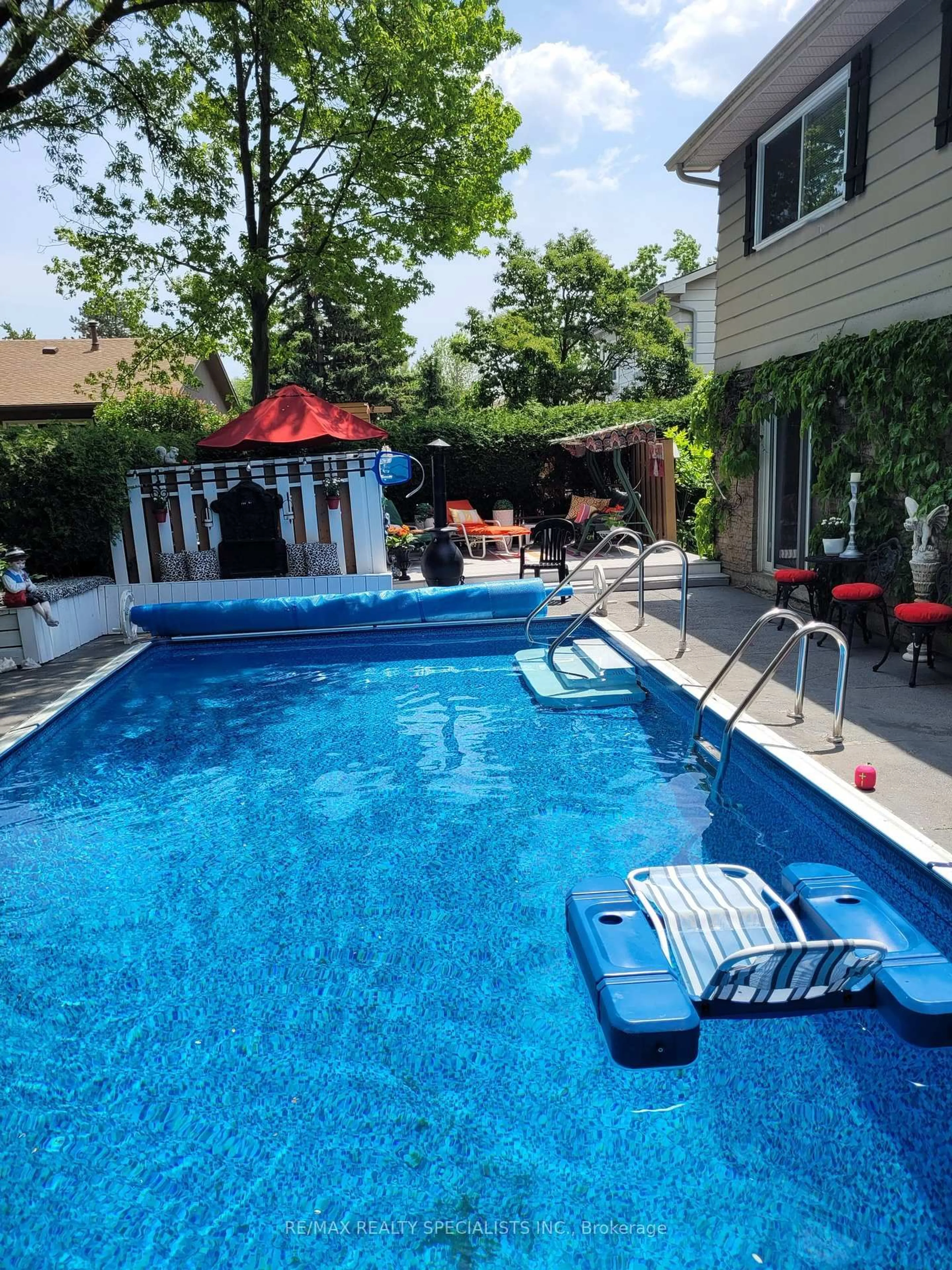Pool for 3665 Autumnleaf Cres, Mississauga Ontario L5L 1K7