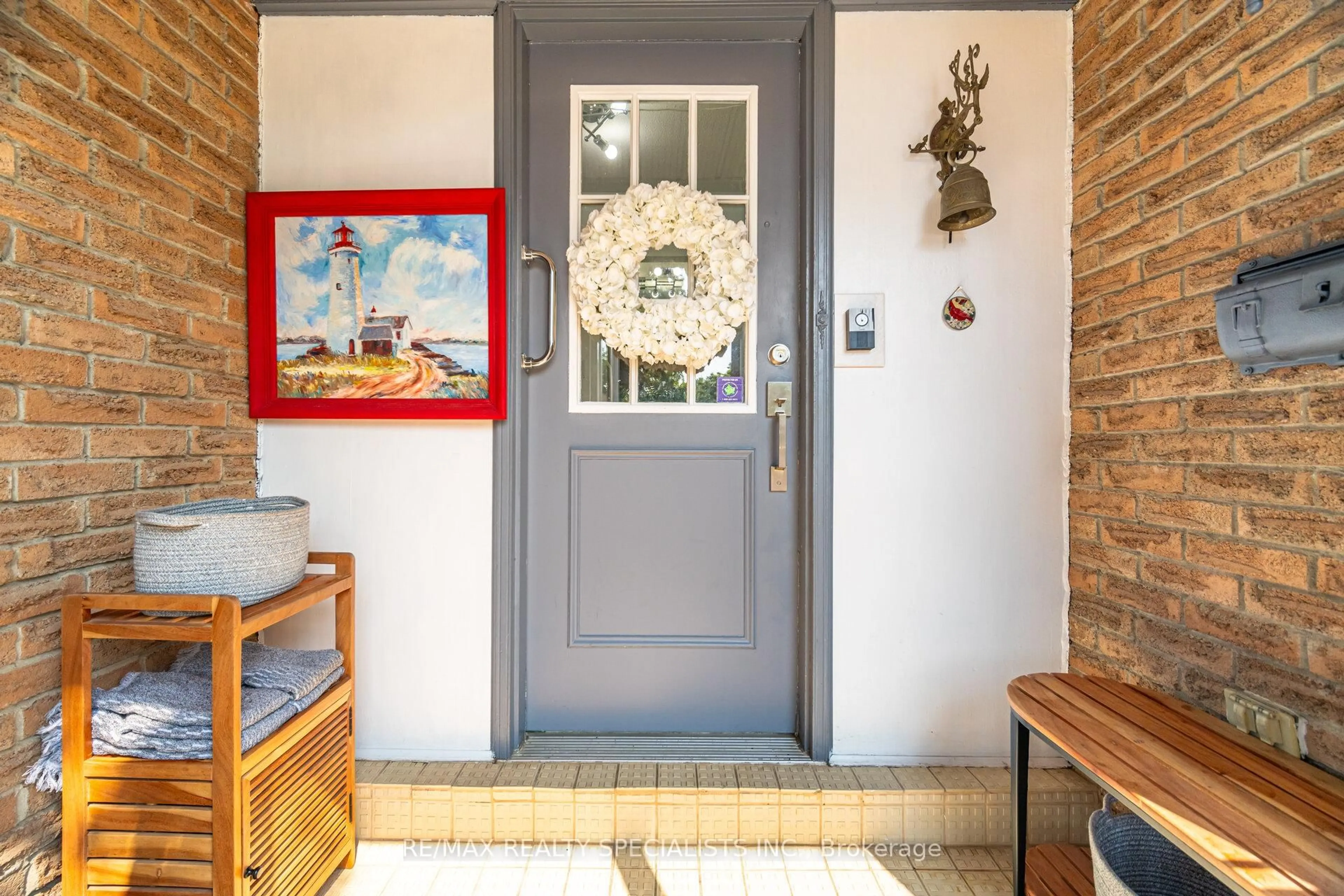 Indoor entryway for 3665 Autumnleaf Cres, Mississauga Ontario L5L 1K7