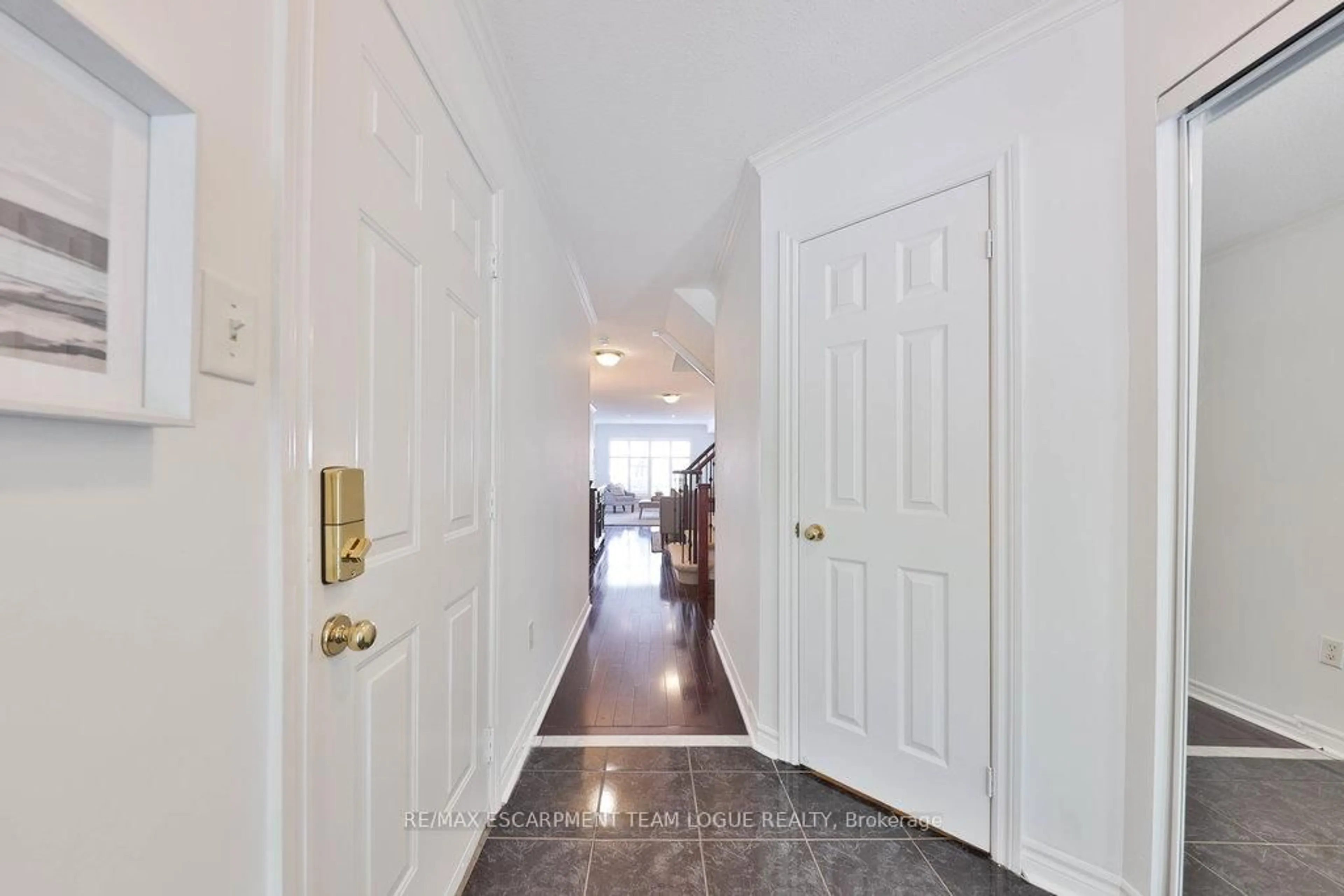 Indoor entryway for 2511 Boros Rd #29, Burlington Ontario L7M 5B2