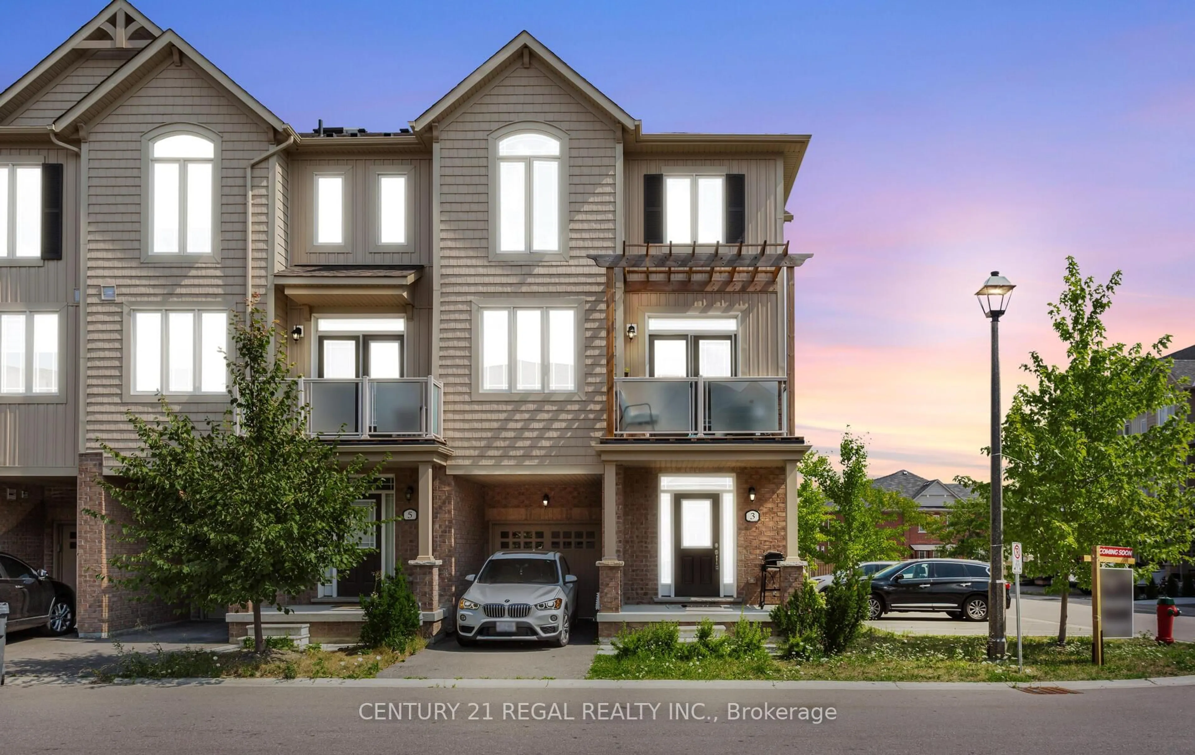 Home with vinyl exterior material, street for 3 Glasson Lane, Caledon Ontario L7C 4H2