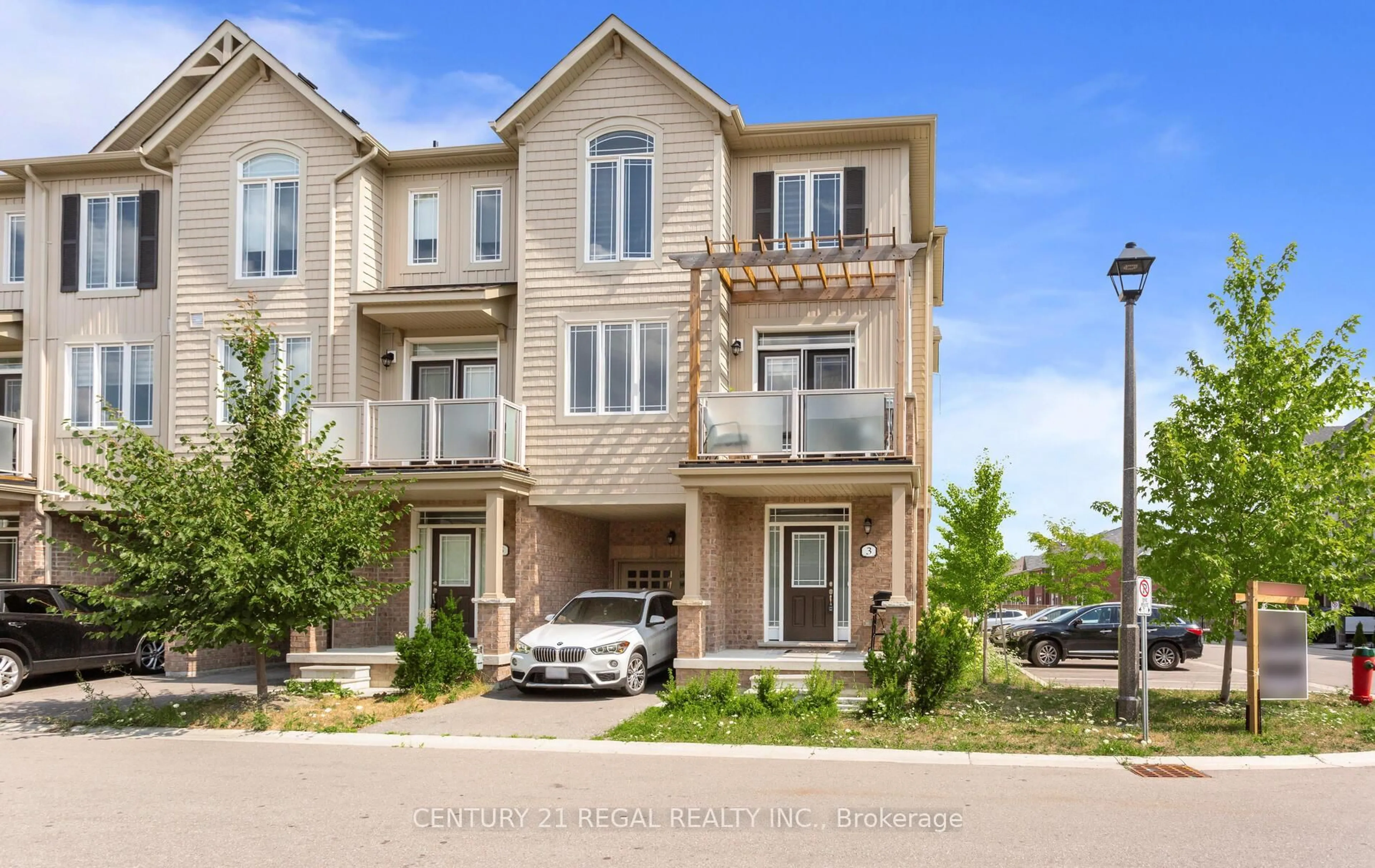 Home with vinyl exterior material, street for 3 Glasson Lane, Caledon Ontario L7C 4H2
