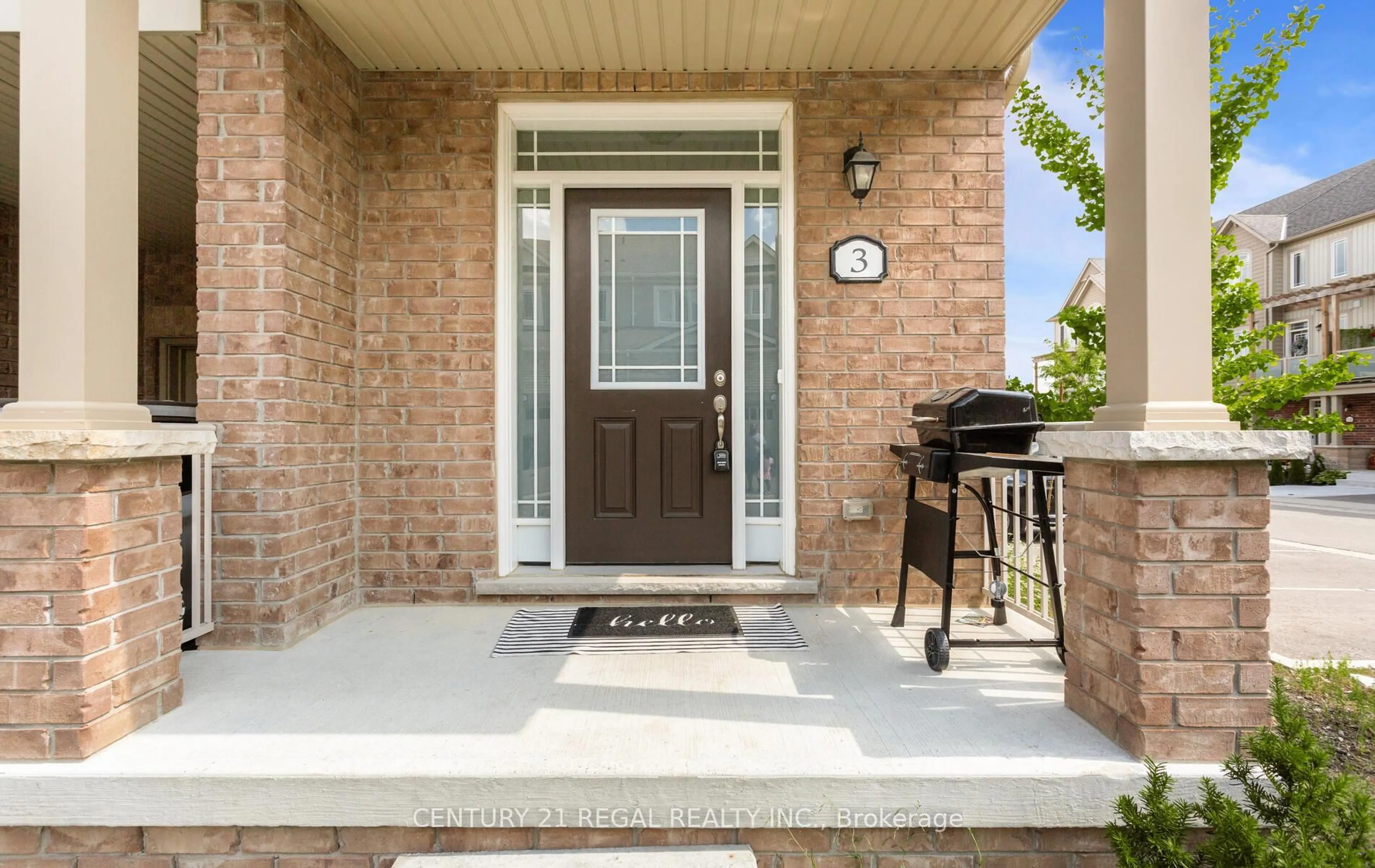 Indoor entryway for 3 Glasson Lane, Caledon Ontario L7C 4H2